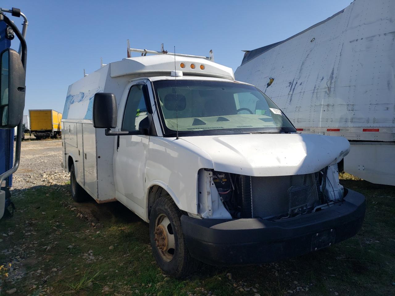 Photo 3 VIN: 1GBJG31U571200075 - CHEVROLET EXPRESS 