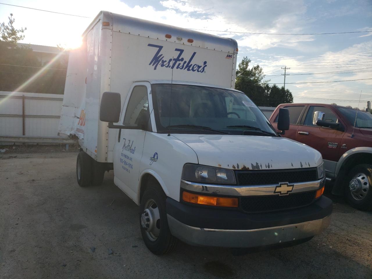 Photo 3 VIN: 1GBJG31UX71253158 - CHEVROLET EXPRESS 