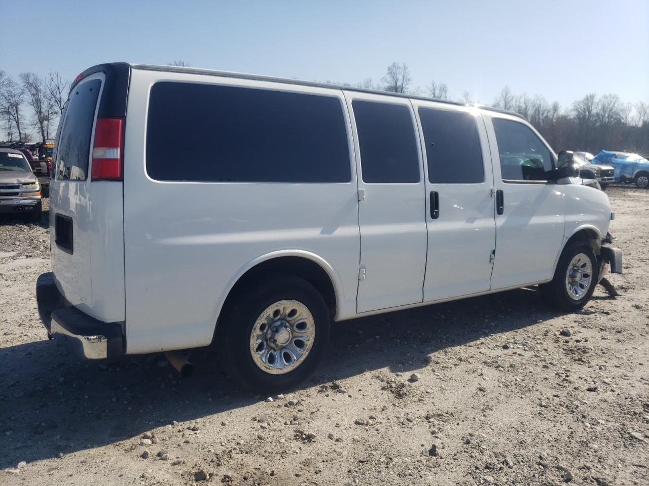 Photo 2 VIN: 1GBSGCF49D1154291 - CHEVROLET EXPRESS 