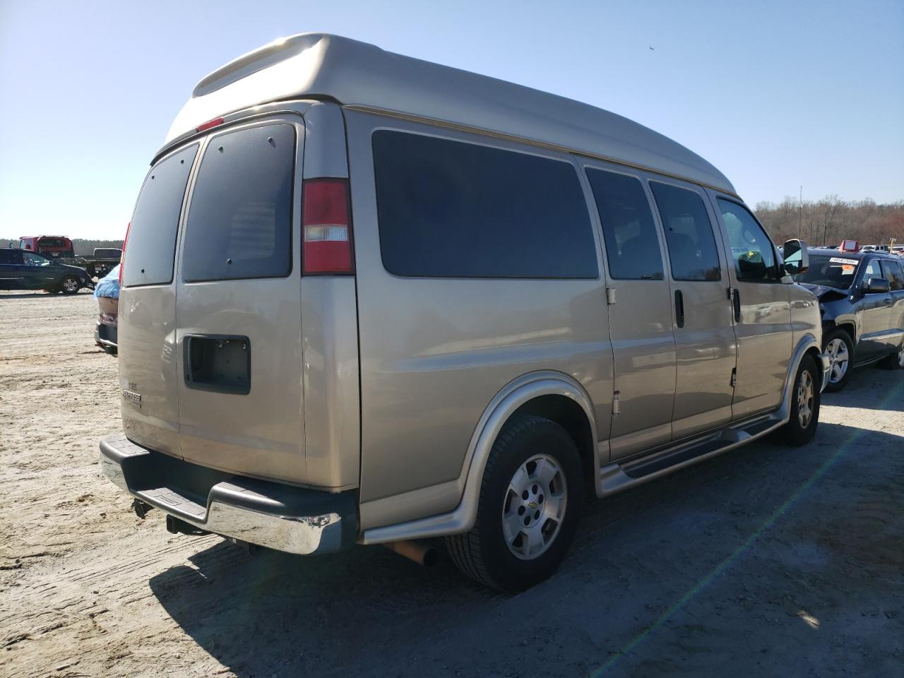 Photo 2 VIN: 1GBSGDC46C1179870 - CHEVROLET EXPRESS 