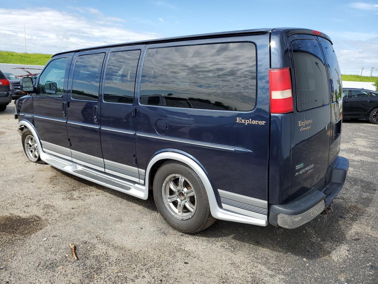 Photo 1 VIN: 1GBUGEB42A1175201 - CHEVROLET EXPRESS 