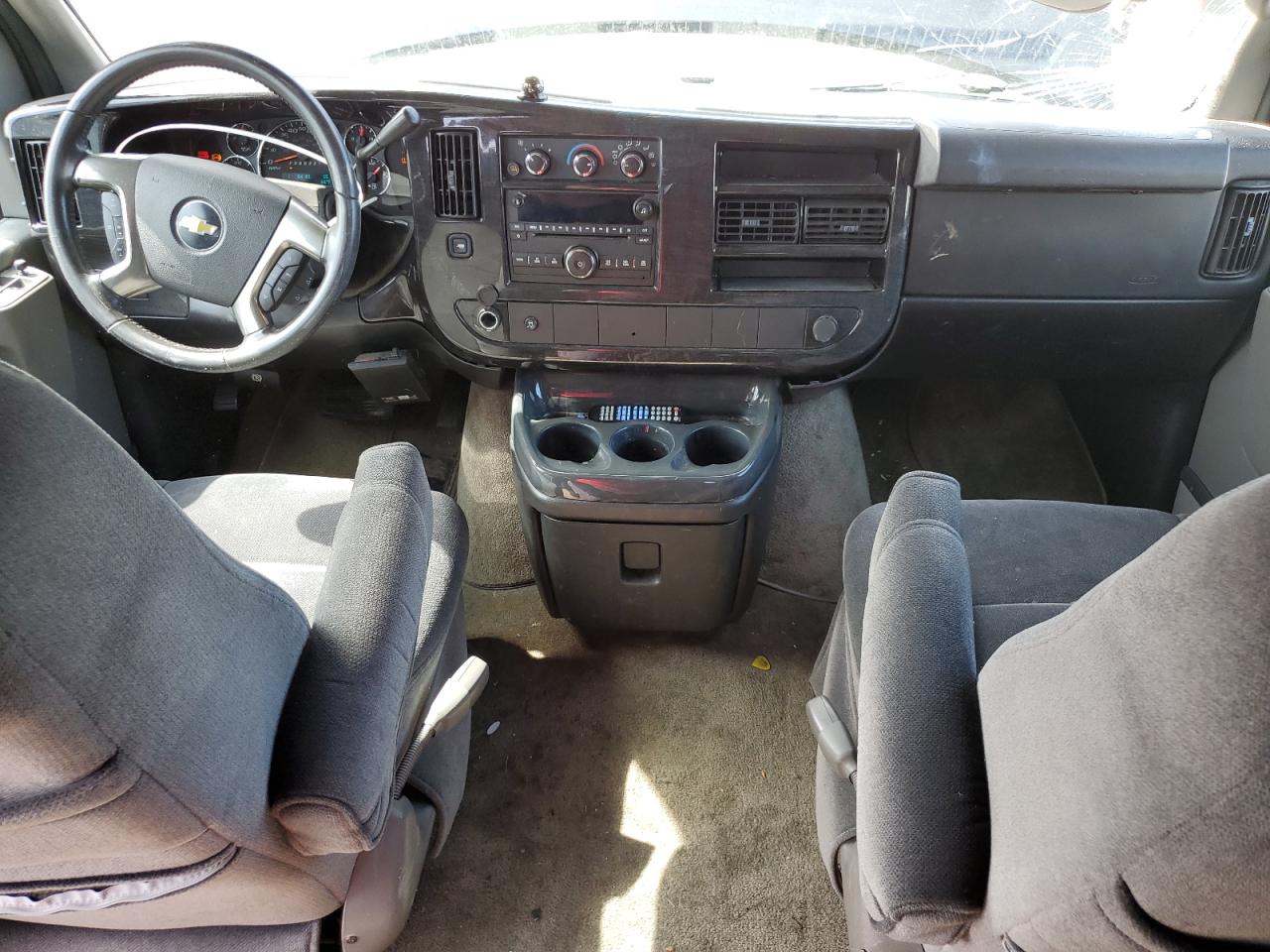 Photo 7 VIN: 1GBUGEB42A1175201 - CHEVROLET EXPRESS 