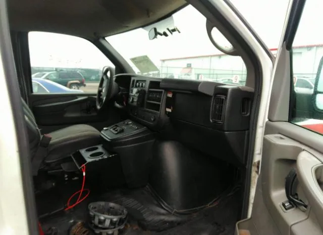 Photo 4 VIN: 1GBZGUCL7C1199664 - CHEVROLET EXPRESS CARGO VAN 