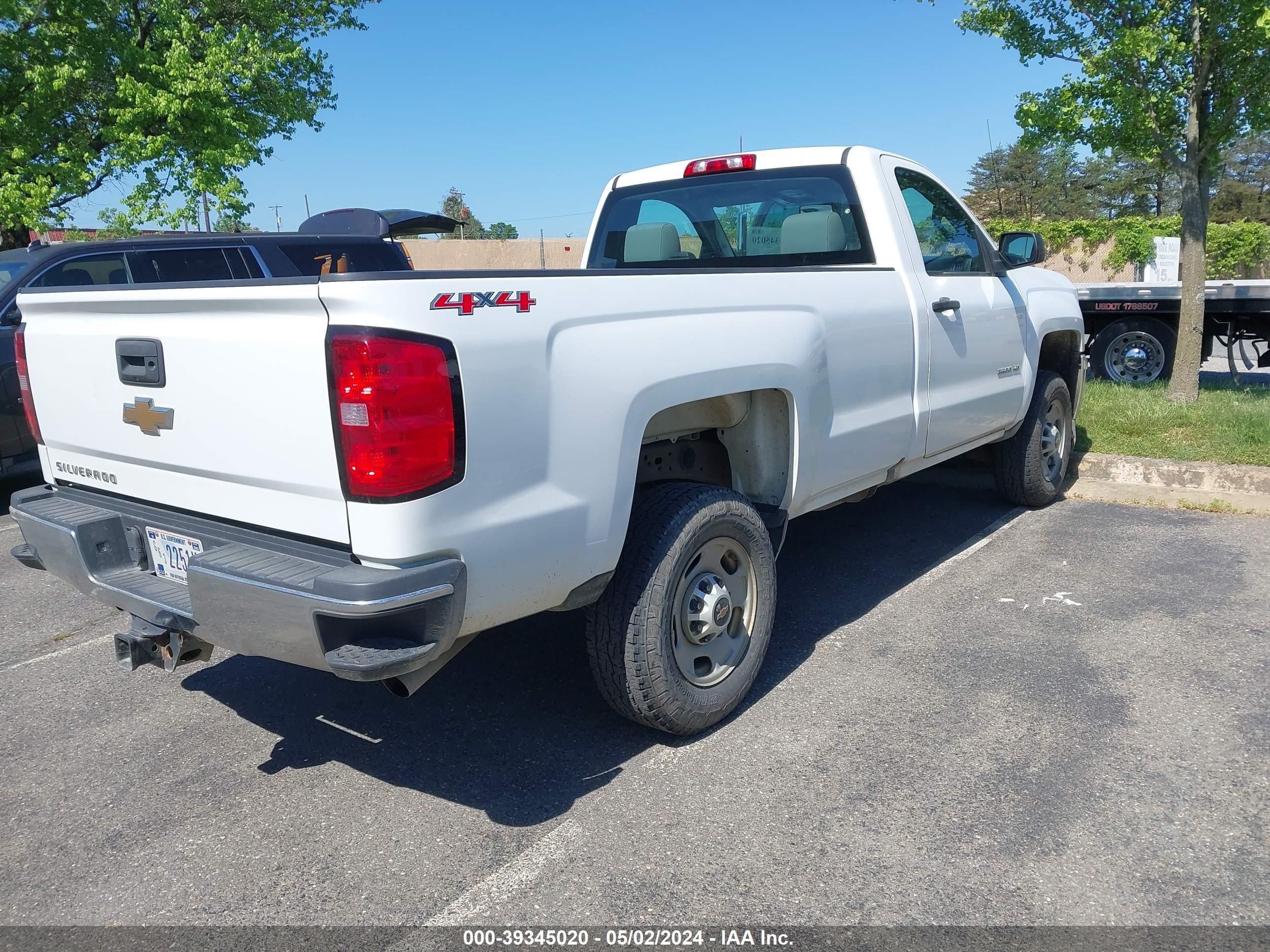 Photo 3 VIN: 1GC0KUEG3HZ322937 - CHEVROLET SILVERADO 