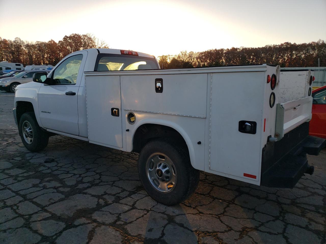 Photo 1 VIN: 1GC0KUEG5GZ236513 - CHEVROLET SILVERADO 