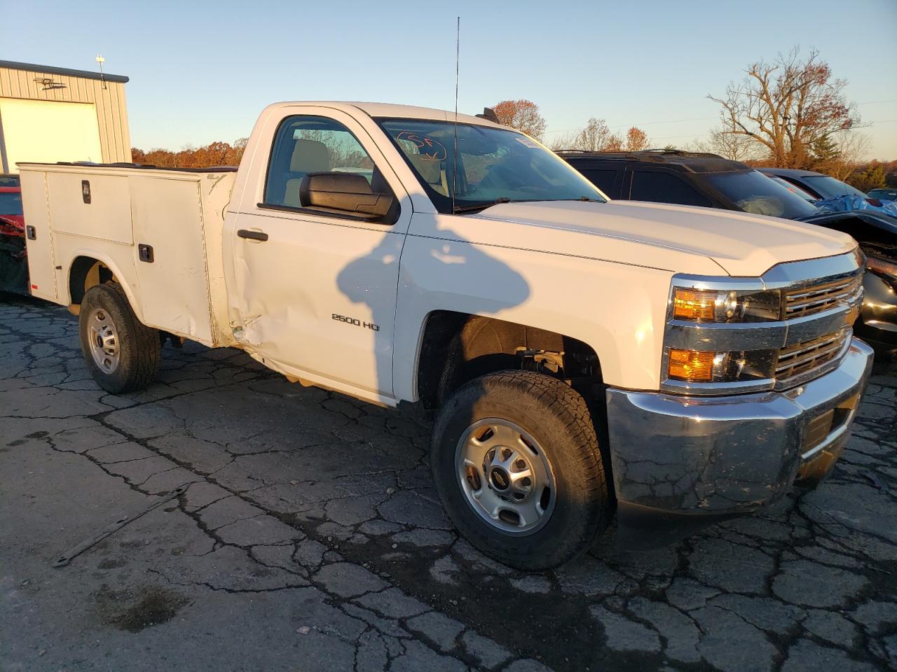 Photo 3 VIN: 1GC0KUEG5GZ236513 - CHEVROLET SILVERADO 