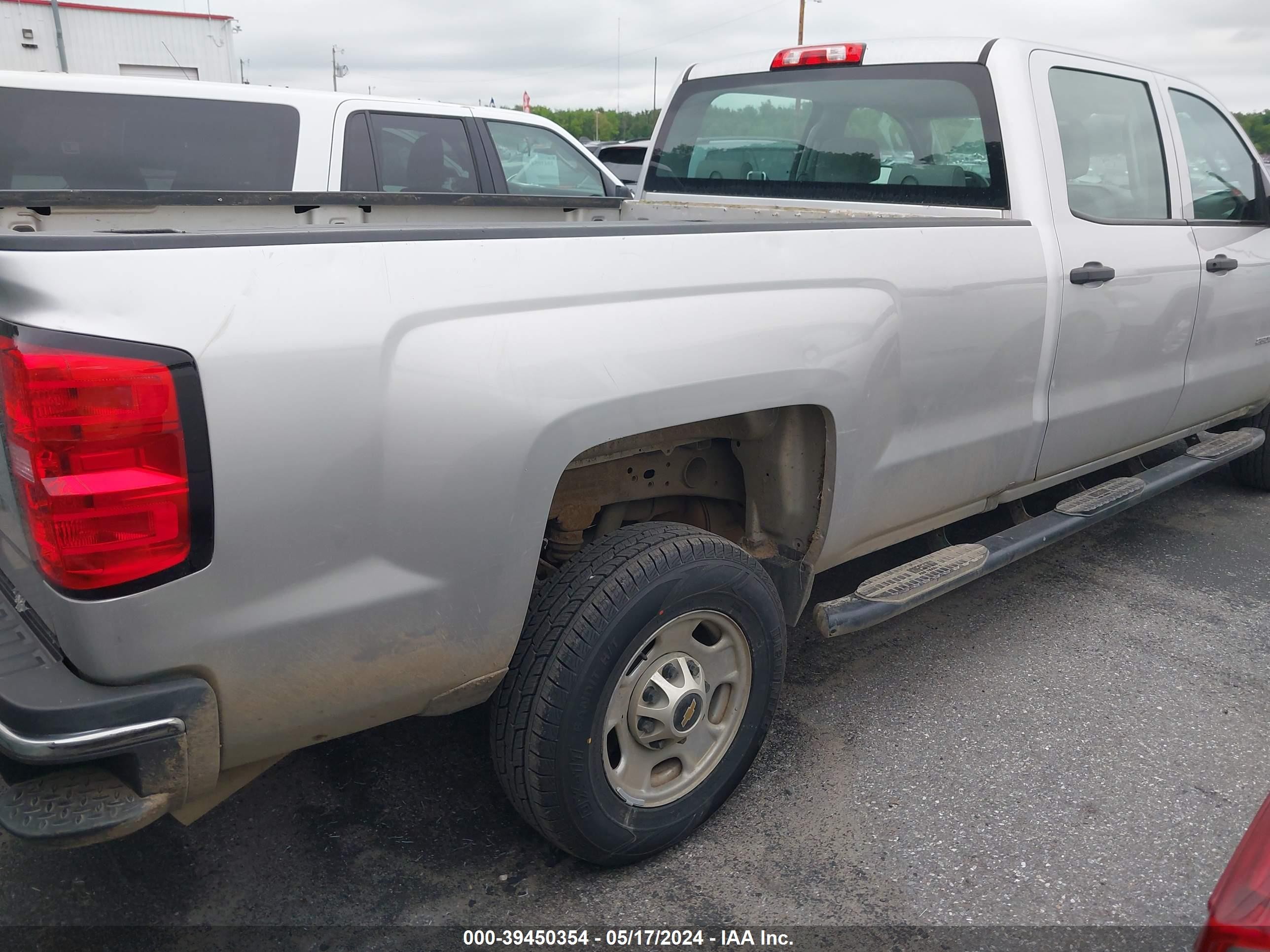 Photo 3 VIN: 1GC1CUEG6GF183551 - CHEVROLET SILVERADO 