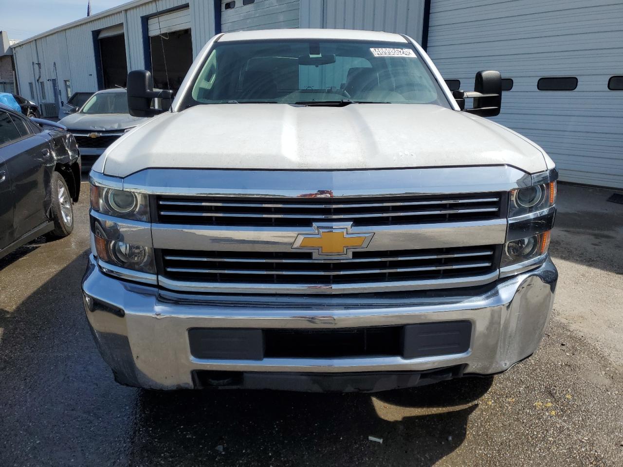 Photo 4 VIN: 1GC1CUEG6JF267344 - CHEVROLET SILVERADO 