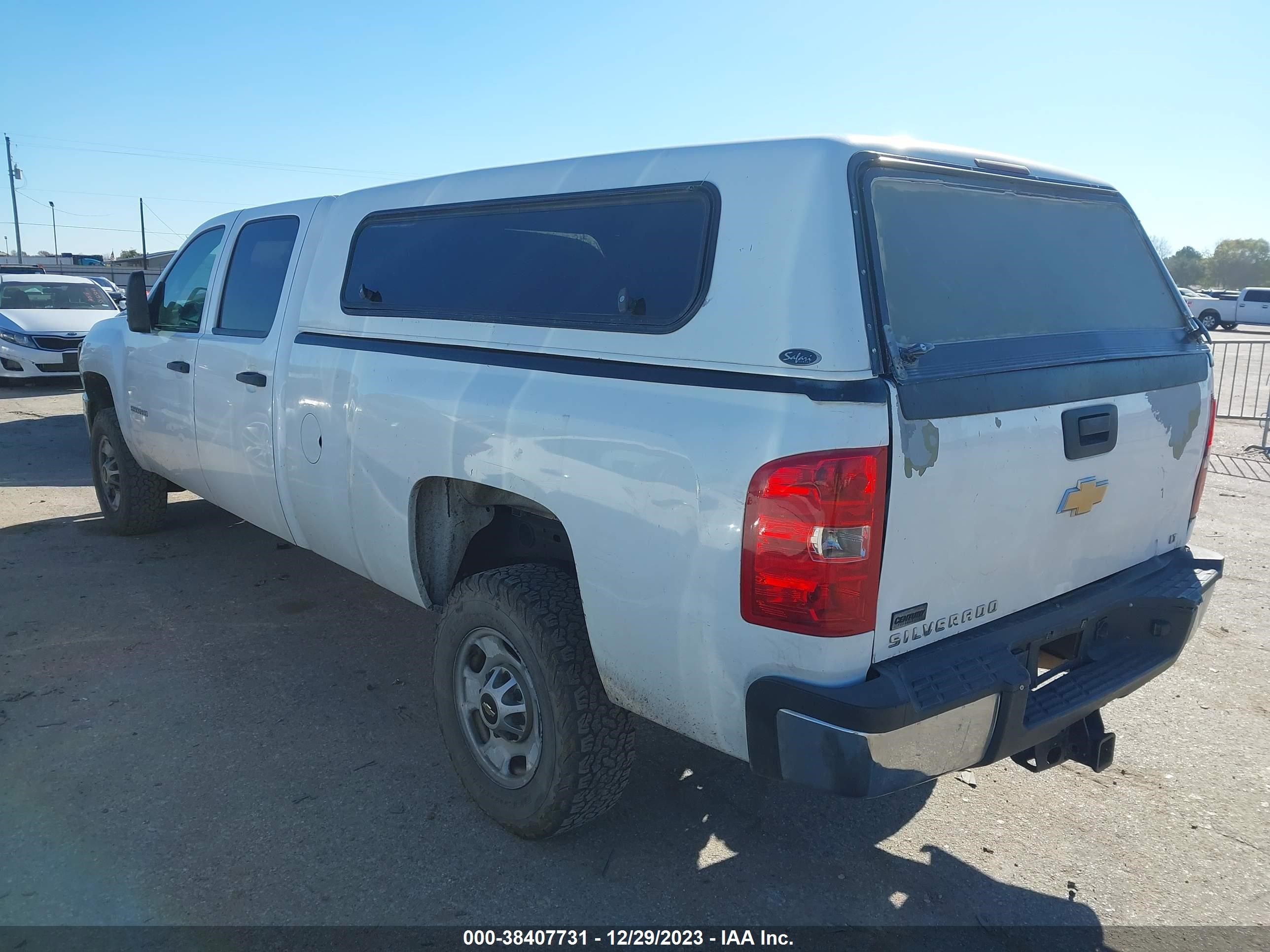 Photo 2 VIN: 1GC1CVCG0CF228597 - CHEVROLET SILVERADO 