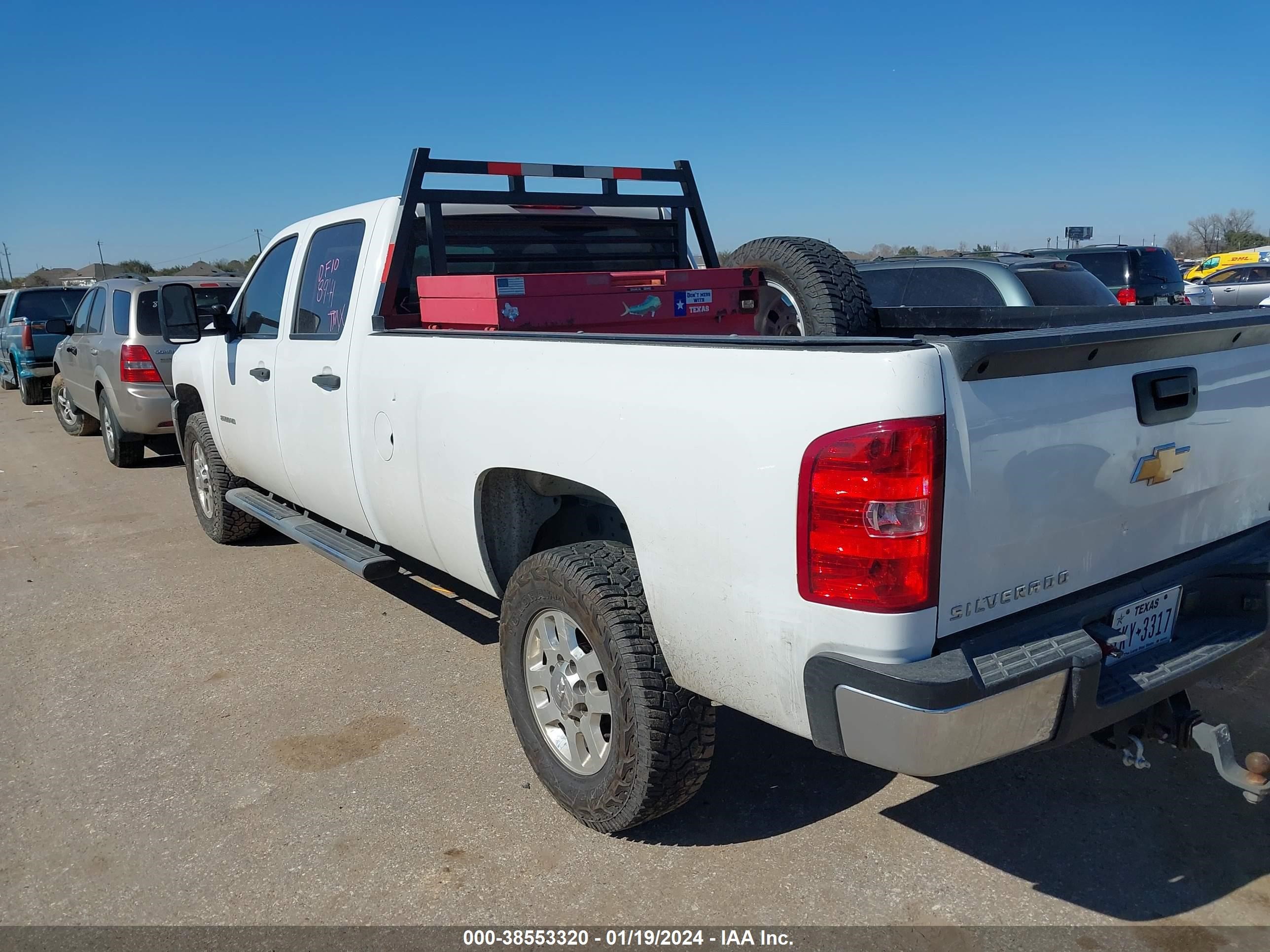 Photo 2 VIN: 1GC1CVCG1DF108941 - CHEVROLET SILVERADO 