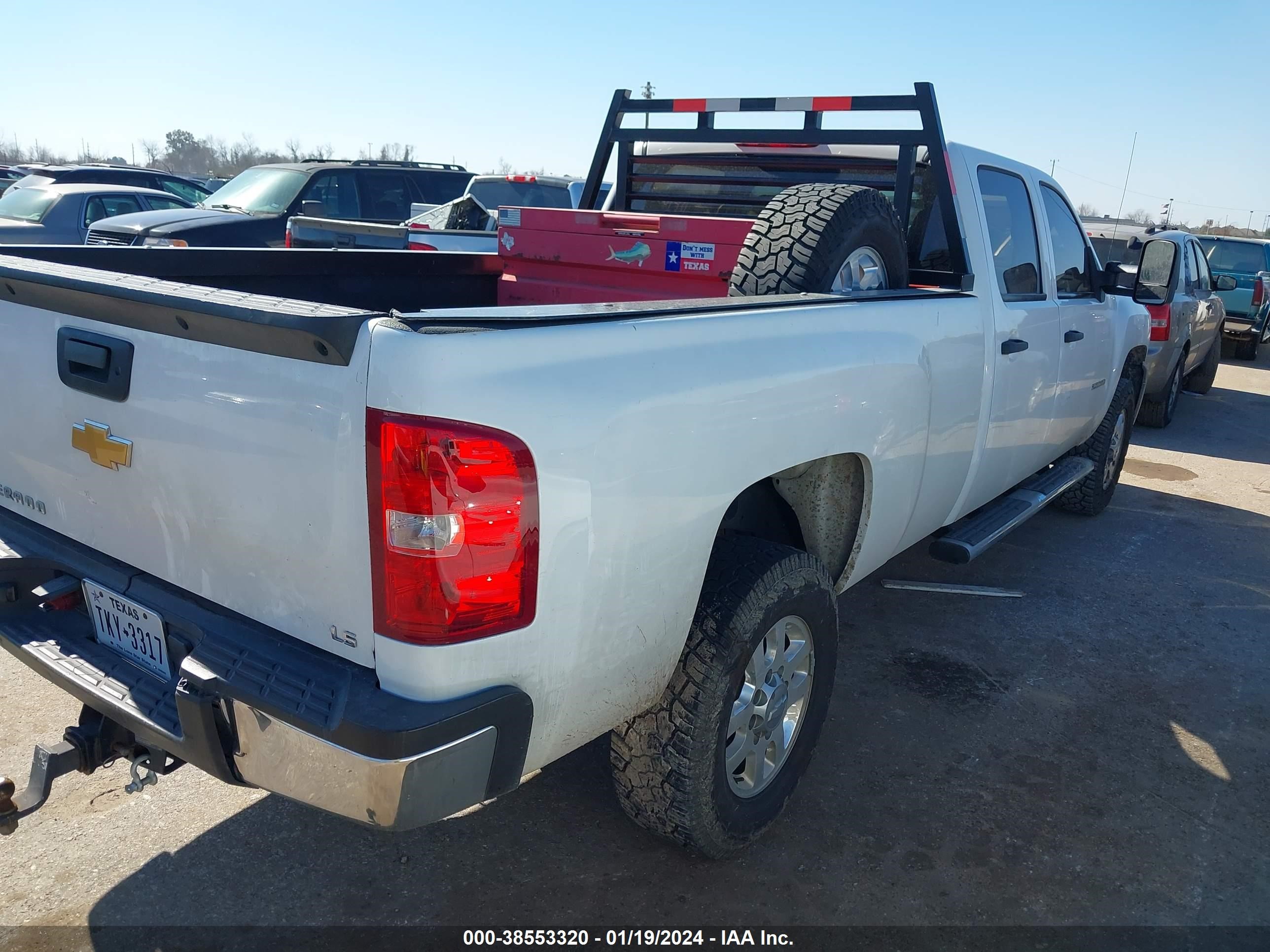 Photo 3 VIN: 1GC1CVCG1DF108941 - CHEVROLET SILVERADO 