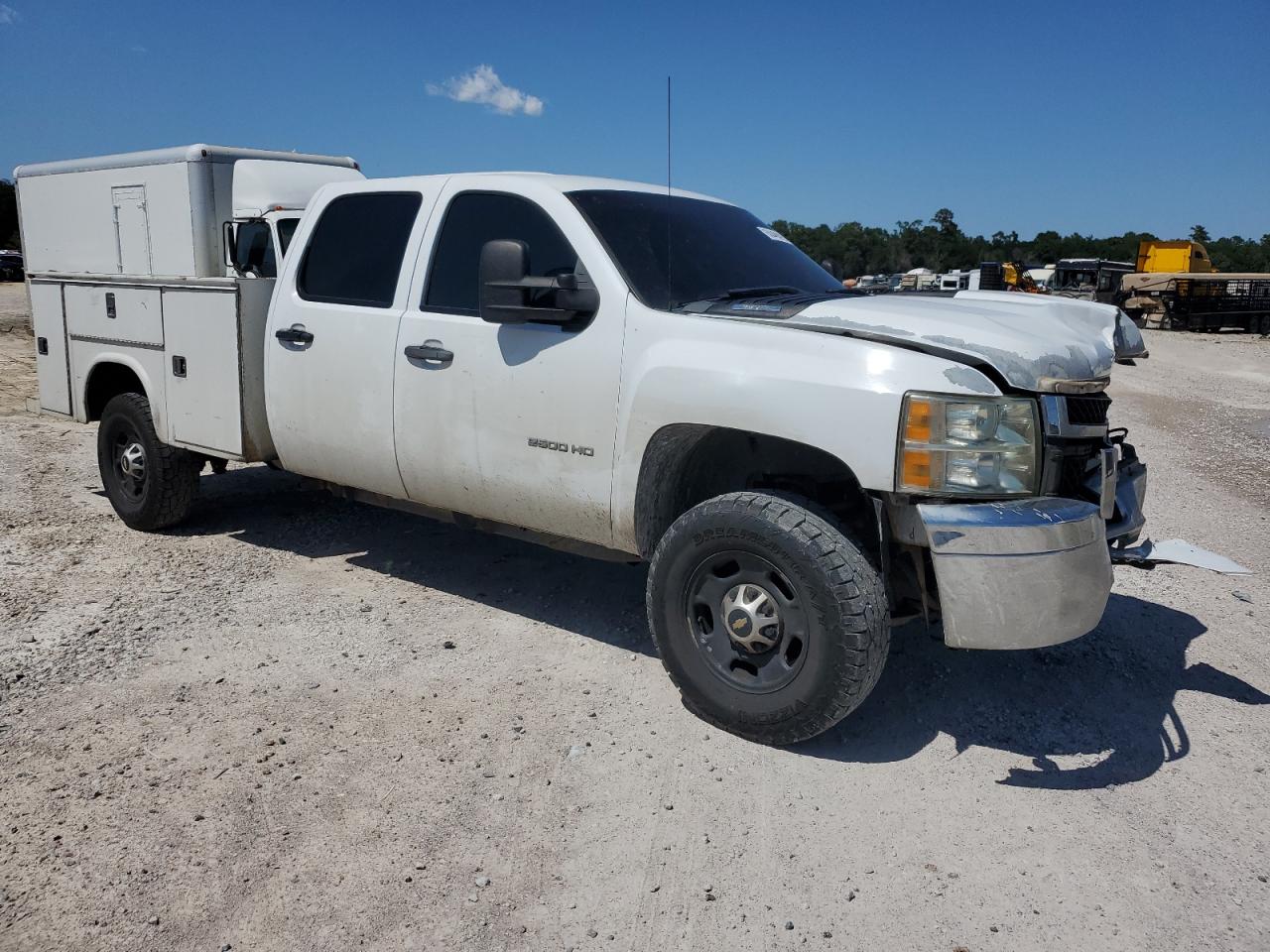 Photo 3 VIN: 1GC1CVCG6BF212774 - CHEVROLET SILVERADO 