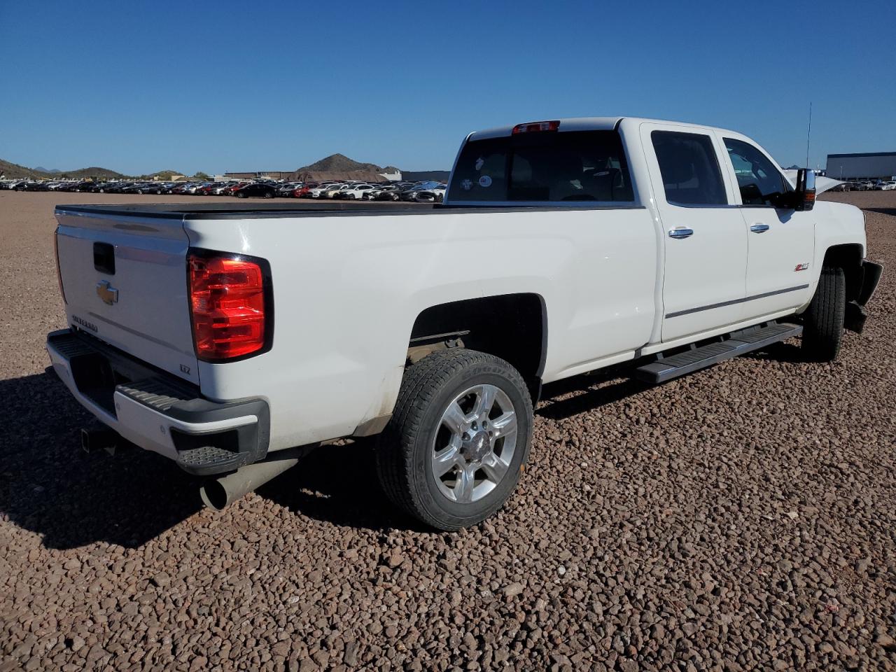 Photo 2 VIN: 1GC1KTEY4KF153740 - CHEVROLET SILVERADO 