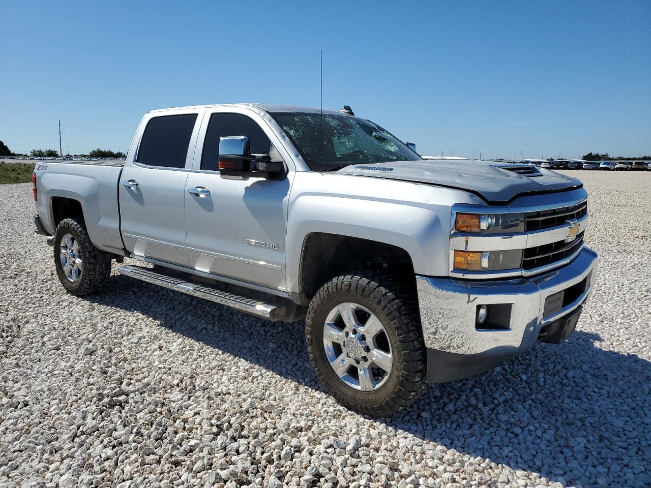 Photo 3 VIN: 1GC1KTEY4KF156783 - CHEVROLET SILVERADO 