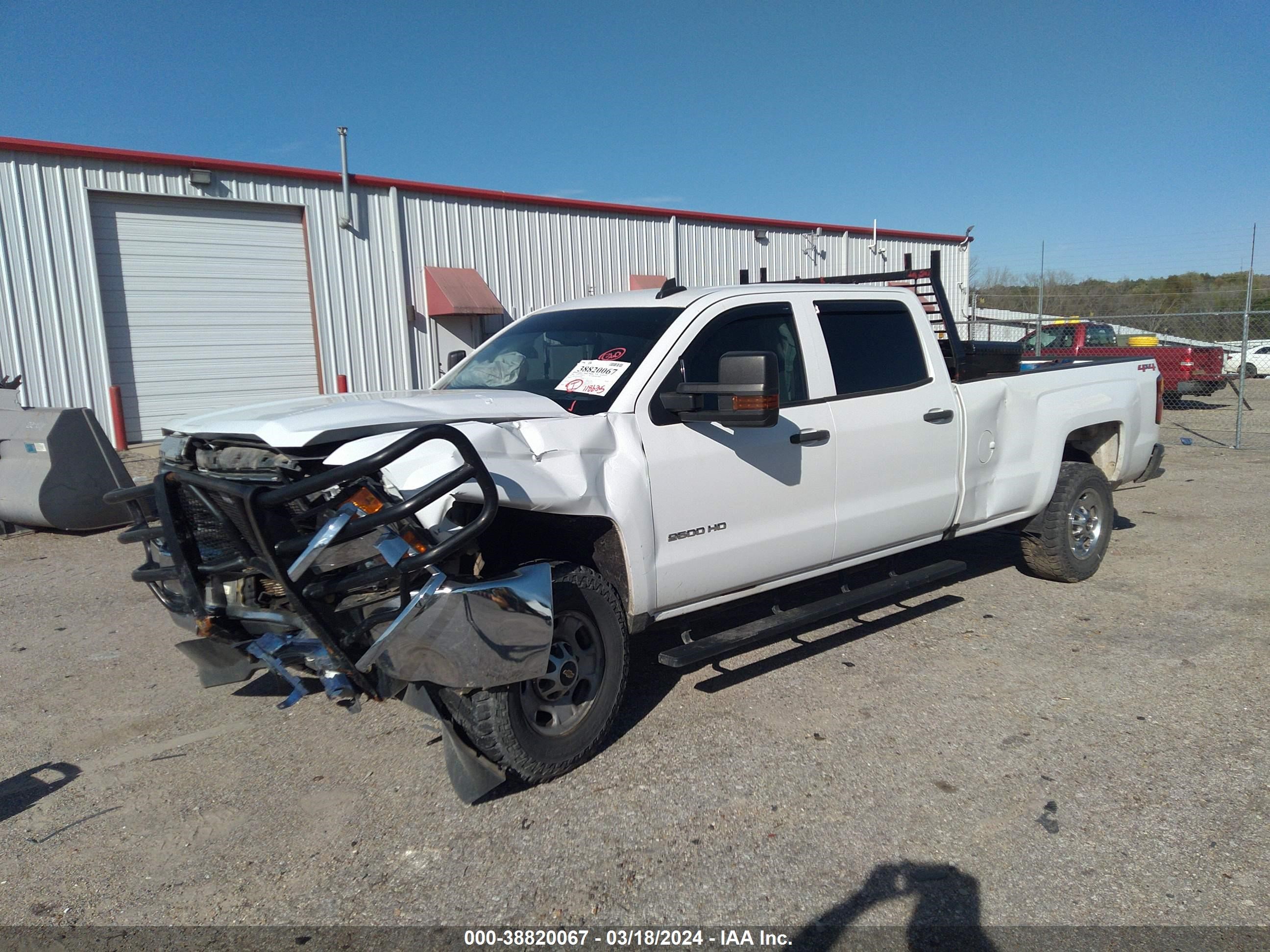 Photo 1 VIN: 1GC1KUEG0JF264300 - CHEVROLET SILVERADO 