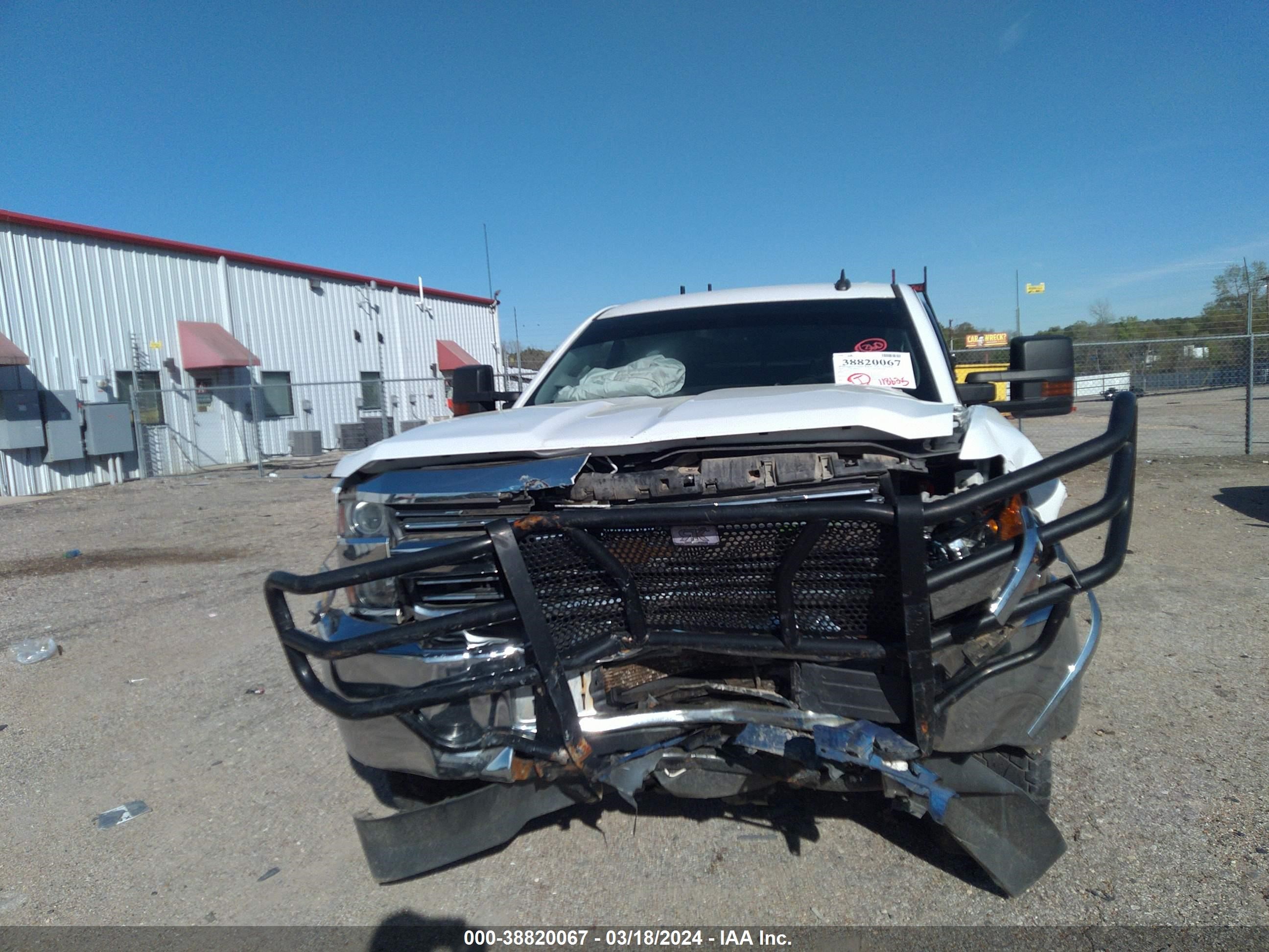 Photo 12 VIN: 1GC1KUEG0JF264300 - CHEVROLET SILVERADO 