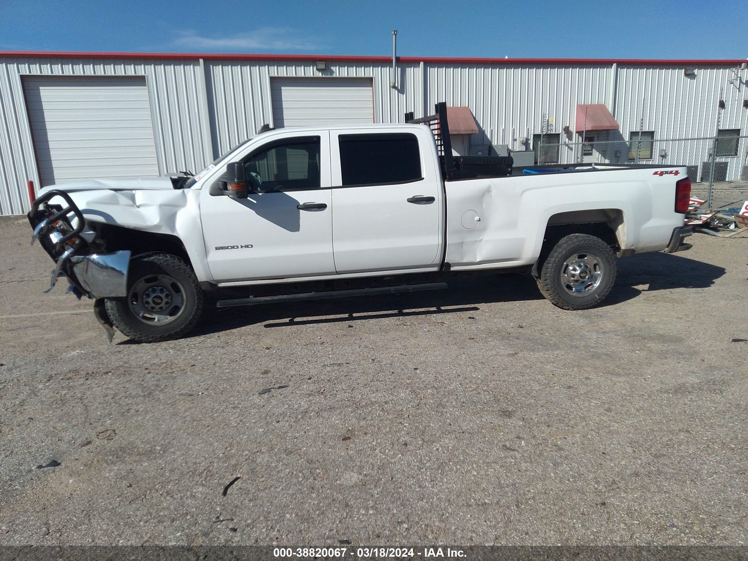 Photo 14 VIN: 1GC1KUEG0JF264300 - CHEVROLET SILVERADO 