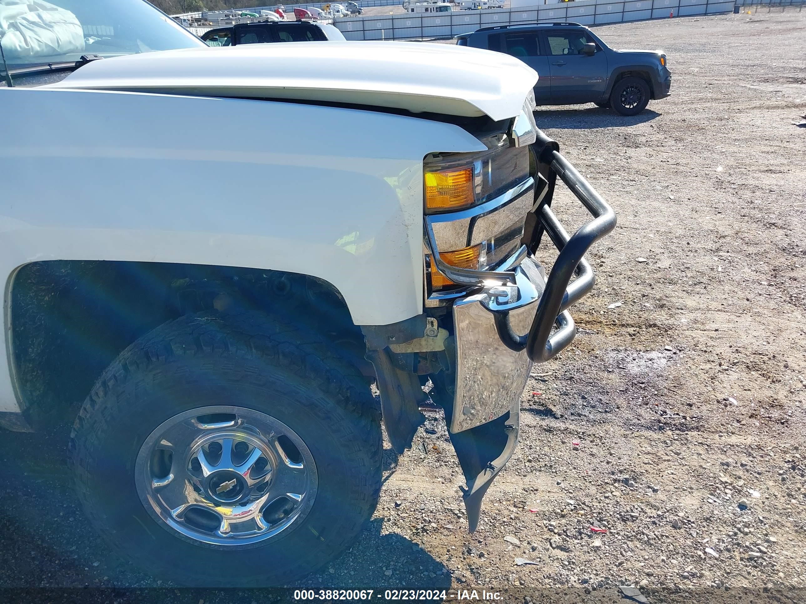 Photo 17 VIN: 1GC1KUEG0JF264300 - CHEVROLET SILVERADO 