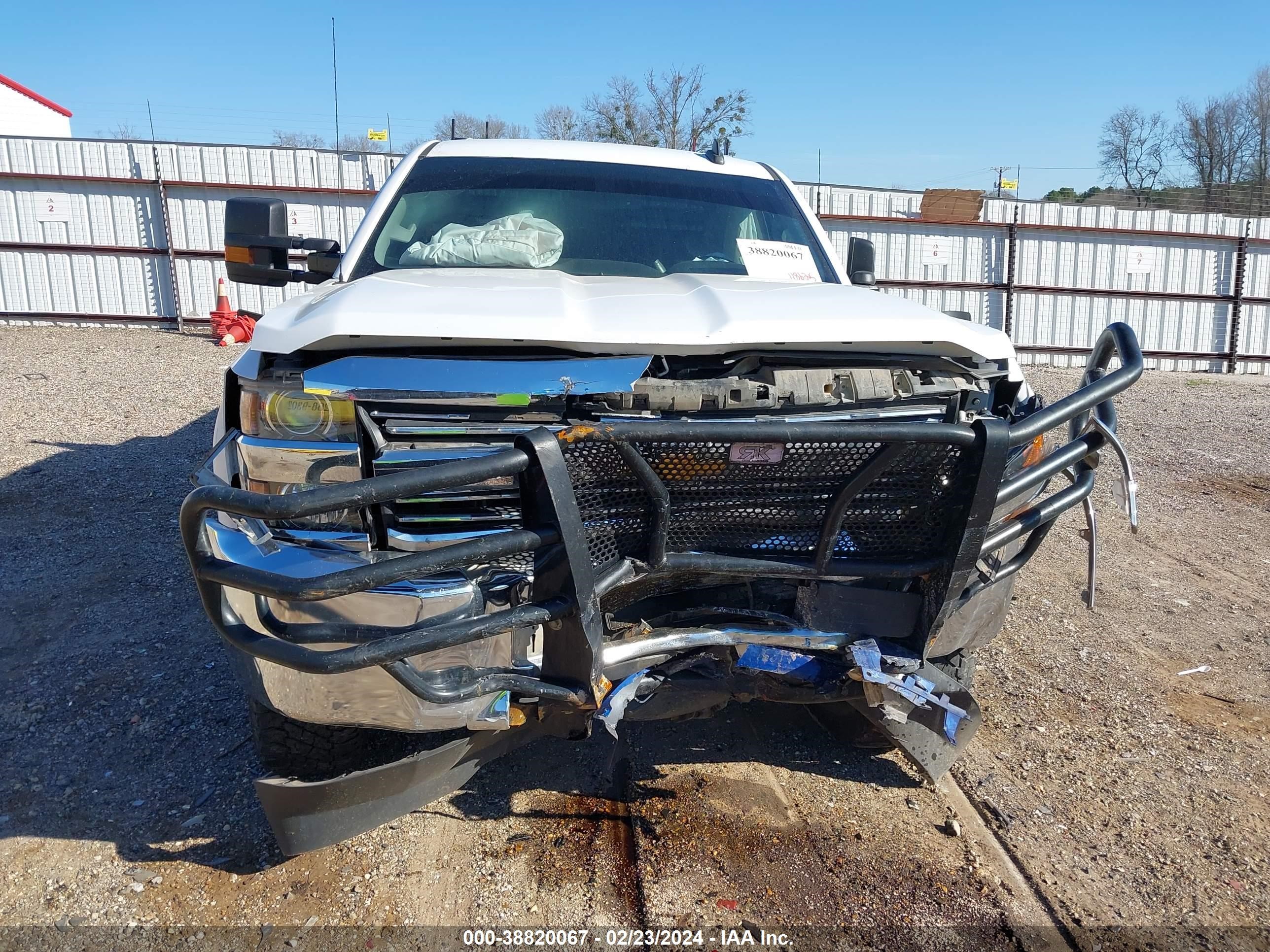 Photo 5 VIN: 1GC1KUEG0JF264300 - CHEVROLET SILVERADO 