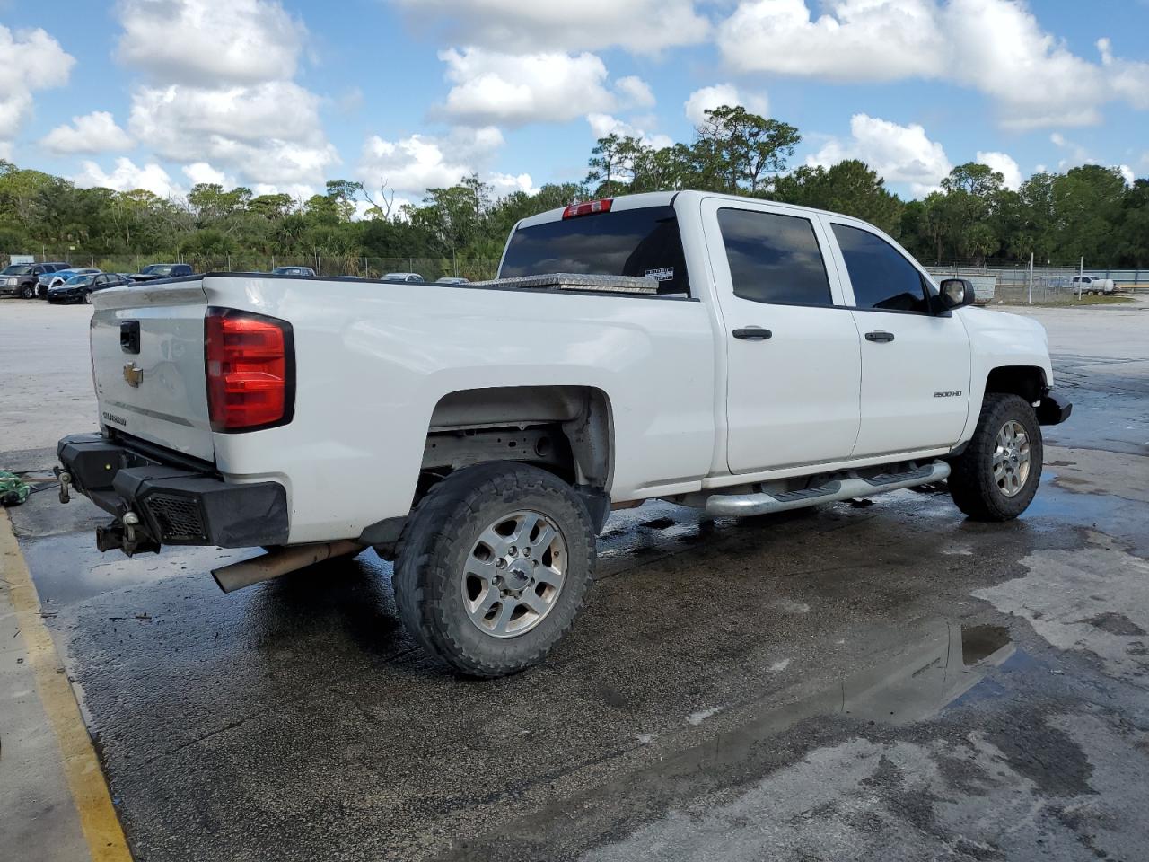 Photo 2 VIN: 1GC1KUEG4FF592732 - CHEVROLET SILVERADO 