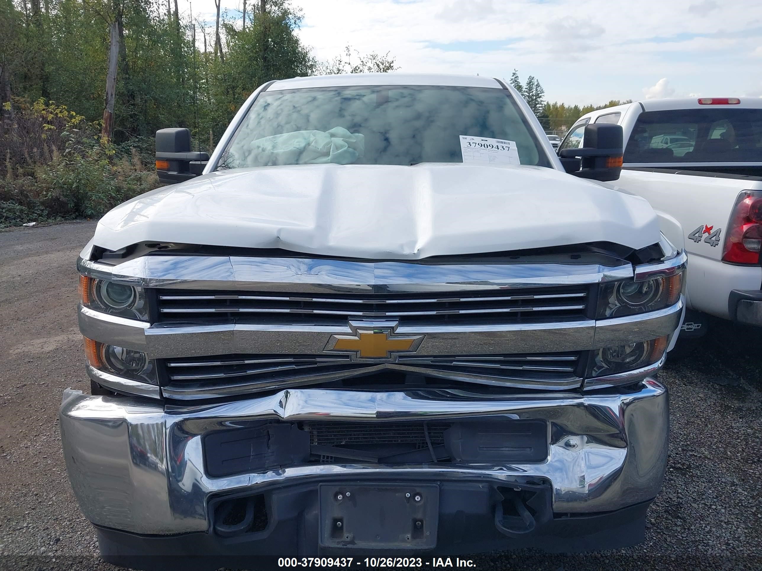 Photo 5 VIN: 1GC1KUEG6JF268898 - CHEVROLET SILVERADO 