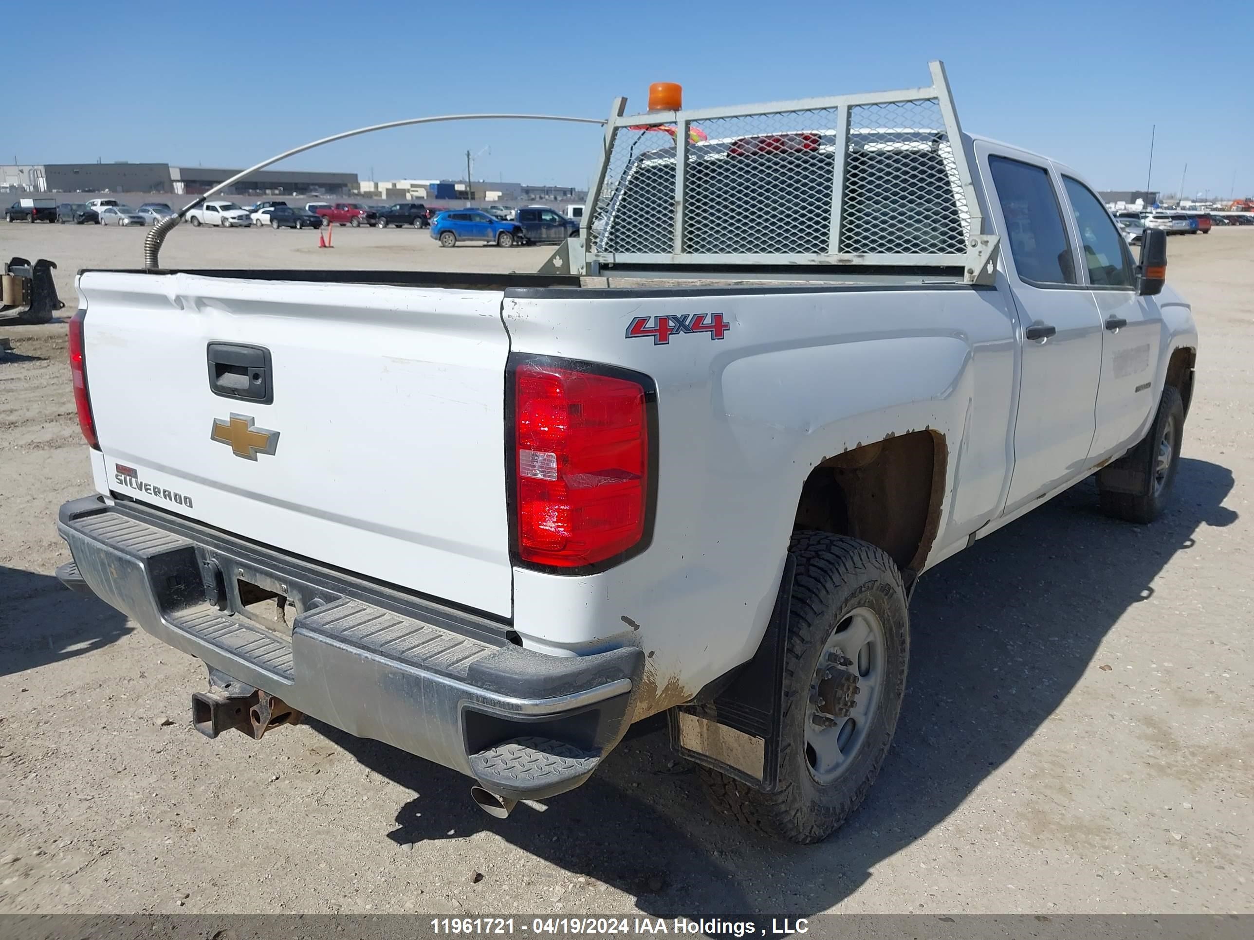 Photo 3 VIN: 1GC1KUEG8HF222807 - CHEVROLET SILVERADO 