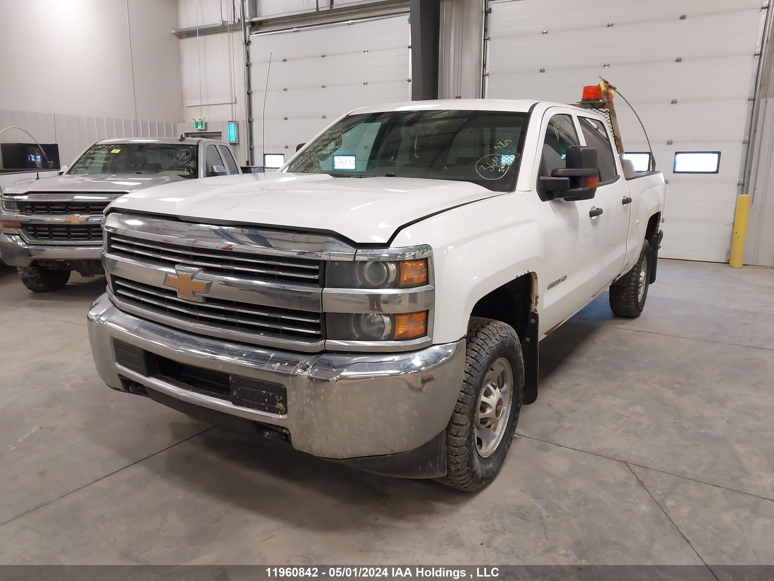 Photo 1 VIN: 1GC1KUEG8JF162436 - CHEVROLET SILVERADO 