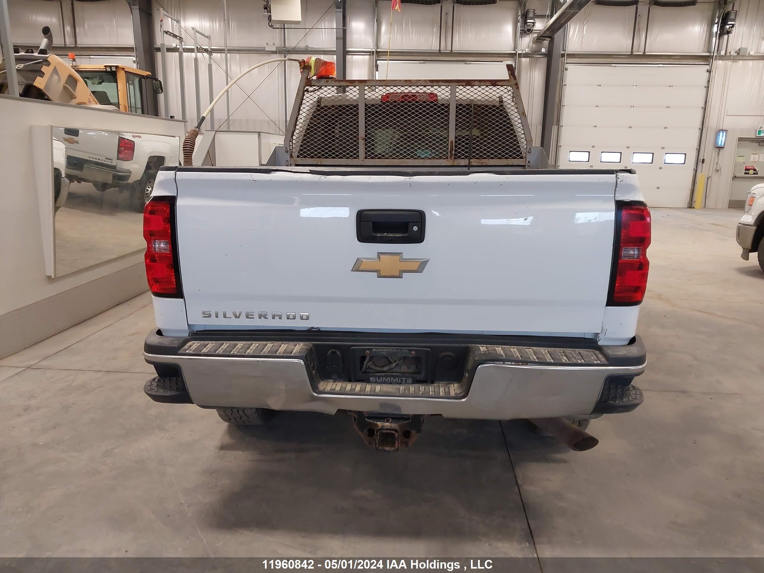 Photo 16 VIN: 1GC1KUEG8JF162436 - CHEVROLET SILVERADO 