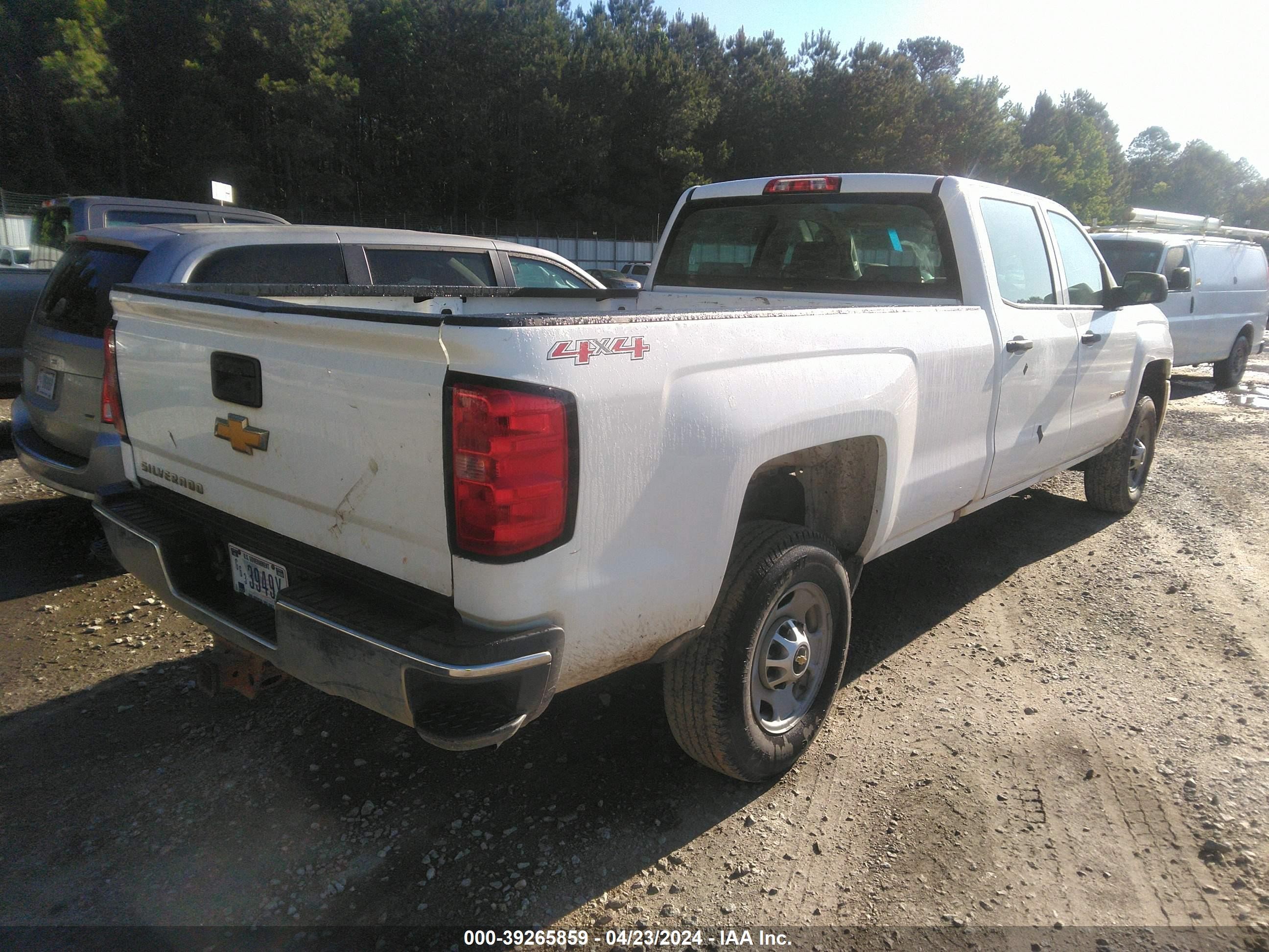 Photo 3 VIN: 1GC1KUEG9GF173843 - CHEVROLET SILVERADO 