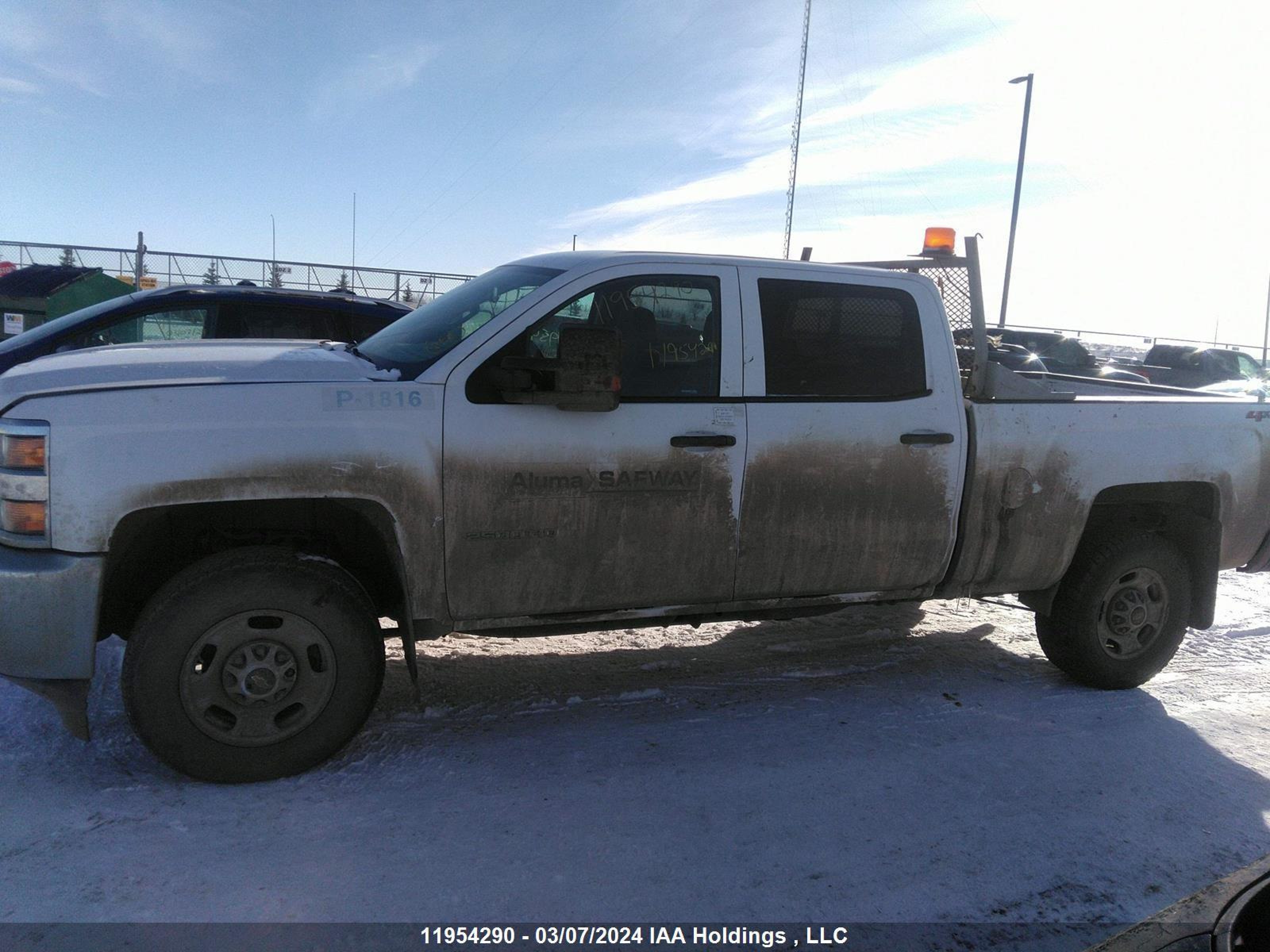 Photo 13 VIN: 1GC1KUEG9JF205004 - CHEVROLET SILVERADO 