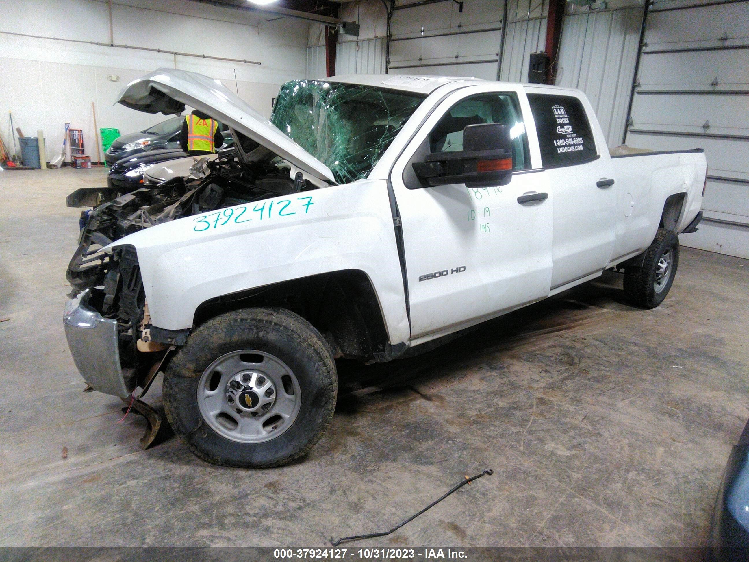 Photo 1 VIN: 1GC1KUEGXHF218466 - CHEVROLET SILVERADO 