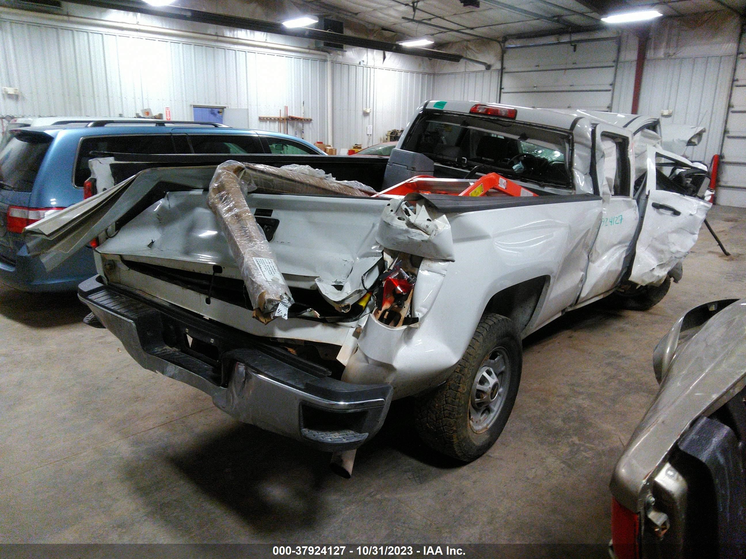 Photo 3 VIN: 1GC1KUEGXHF218466 - CHEVROLET SILVERADO 