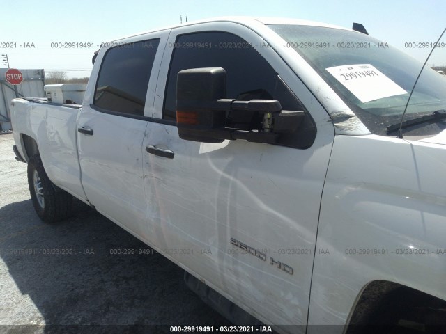 Photo 5 VIN: 1GC1KUEY8JF242408 - CHEVROLET SILVERADO 2500HD 