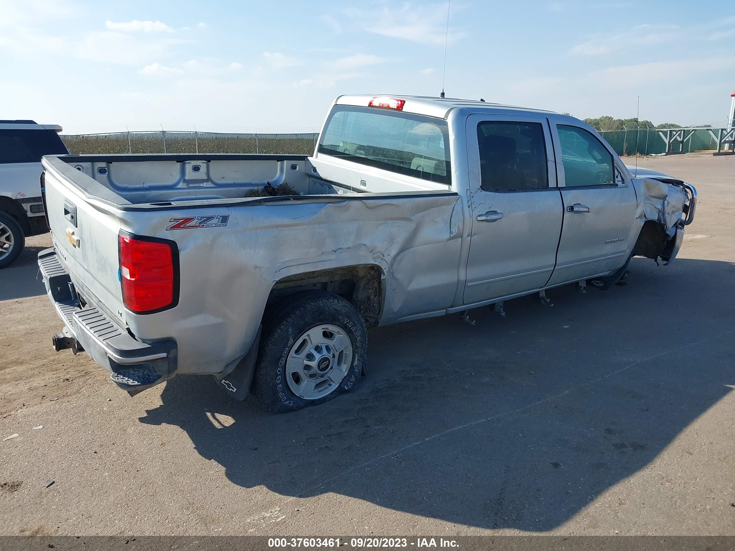 Photo 3 VIN: 1GC1KVEG2FF634398 - CHEVROLET SILVERADO 