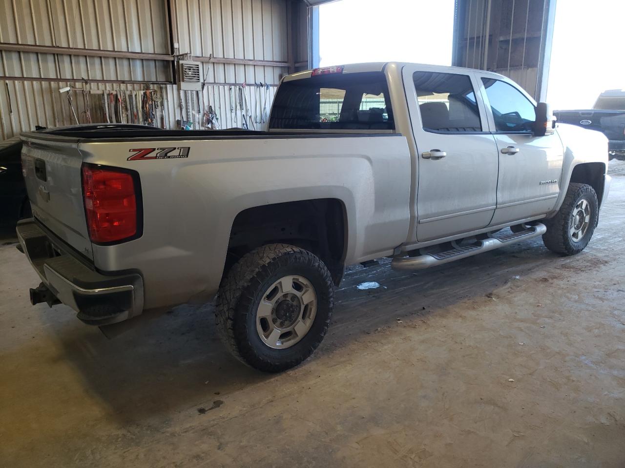 Photo 2 VIN: 1GC1KVEG6JF270205 - CHEVROLET SILVERADO 