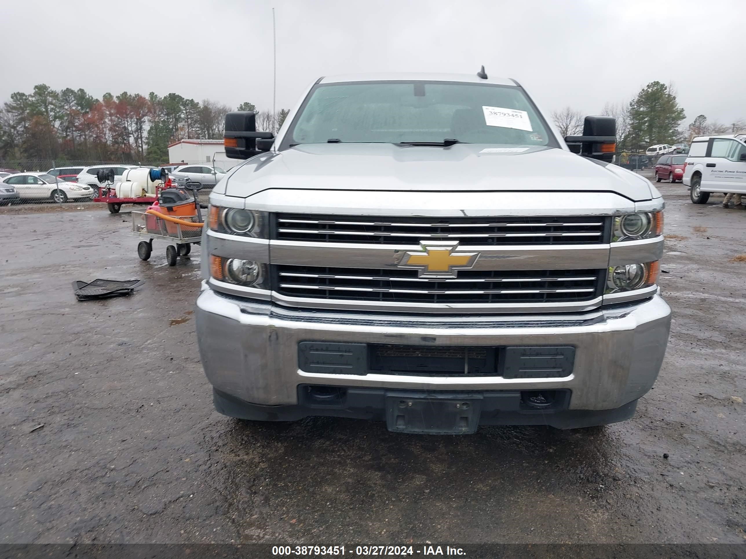 Photo 11 VIN: 1GC1KVEG8JF238145 - CHEVROLET SILVERADO 