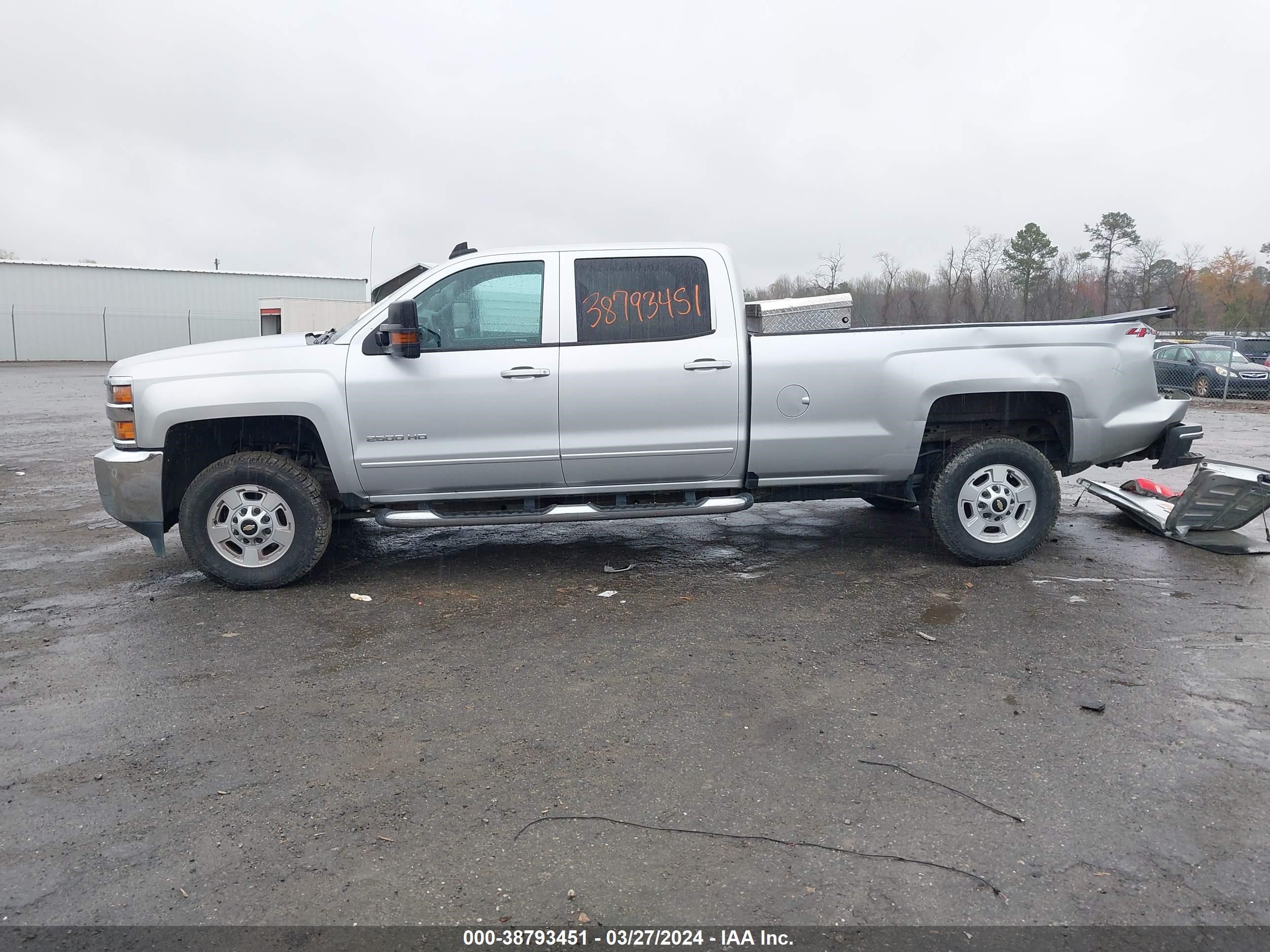 Photo 13 VIN: 1GC1KVEG8JF238145 - CHEVROLET SILVERADO 