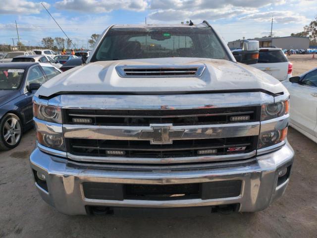 Photo 4 VIN: 1GC1KVEY0JF250220 - CHEVROLET SILVERADO 