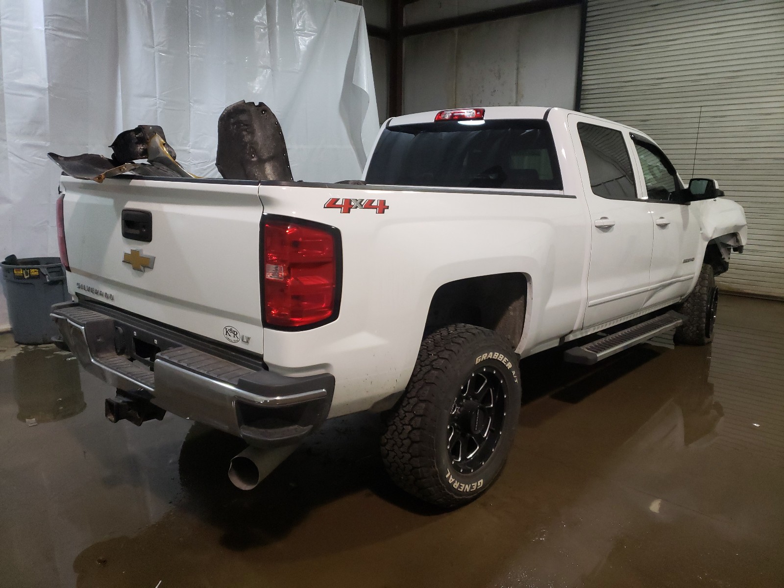 Photo 3 VIN: 1GC1KVEY1JF271786 - CHEVROLET SILVERADO 