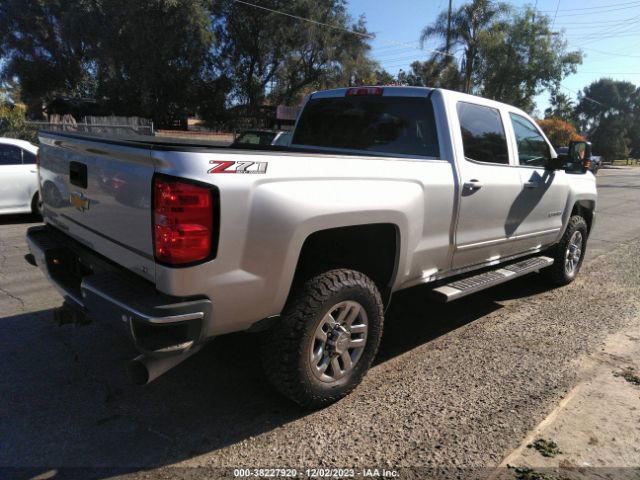 Photo 3 VIN: 1GC1KVEY3JF150144 - CHEVROLET SILVERADO 2500HD 