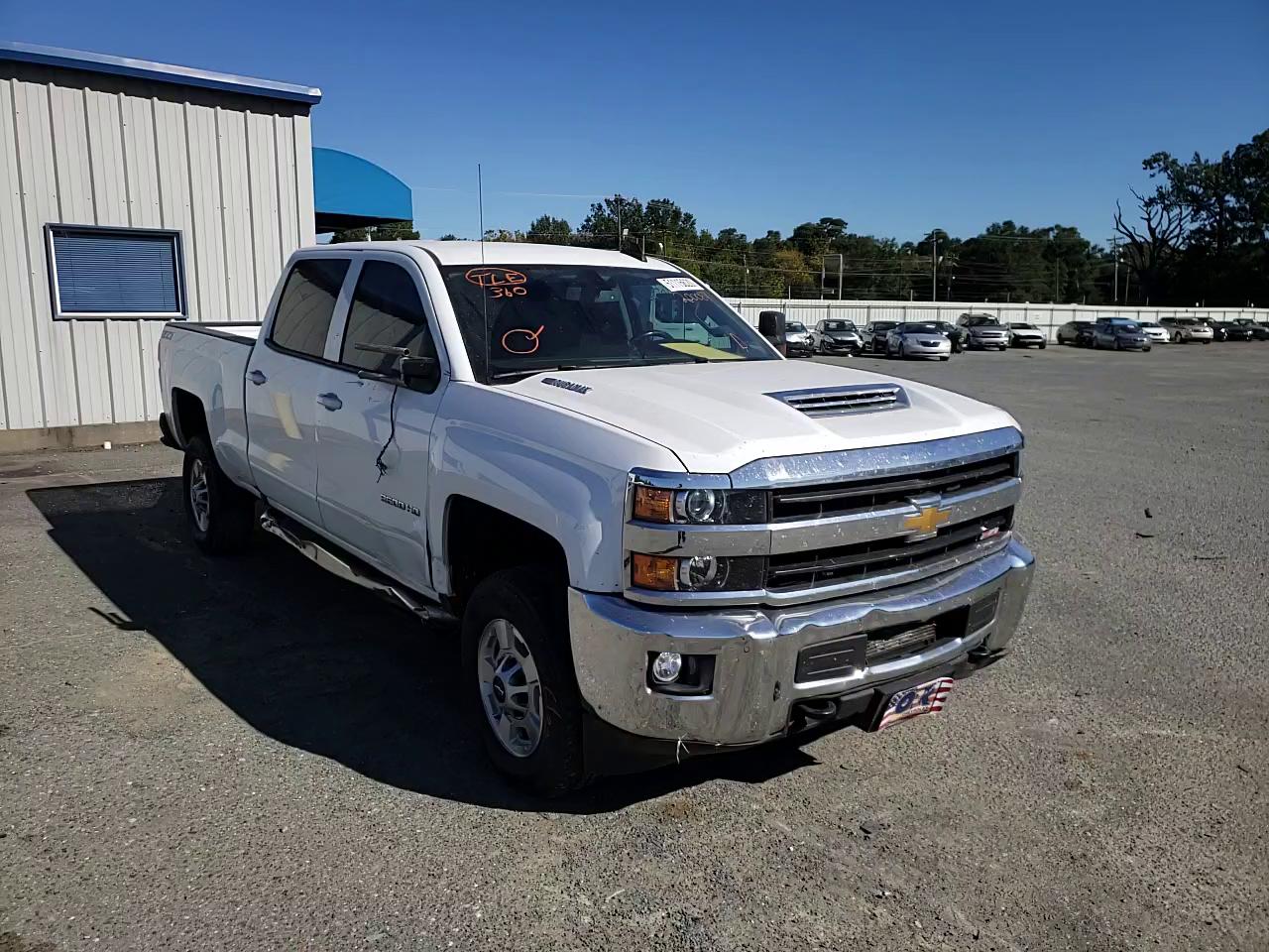 Photo 10 VIN: 1GC1KVEY5JF200087 - CHEVROLET SILVERADO 