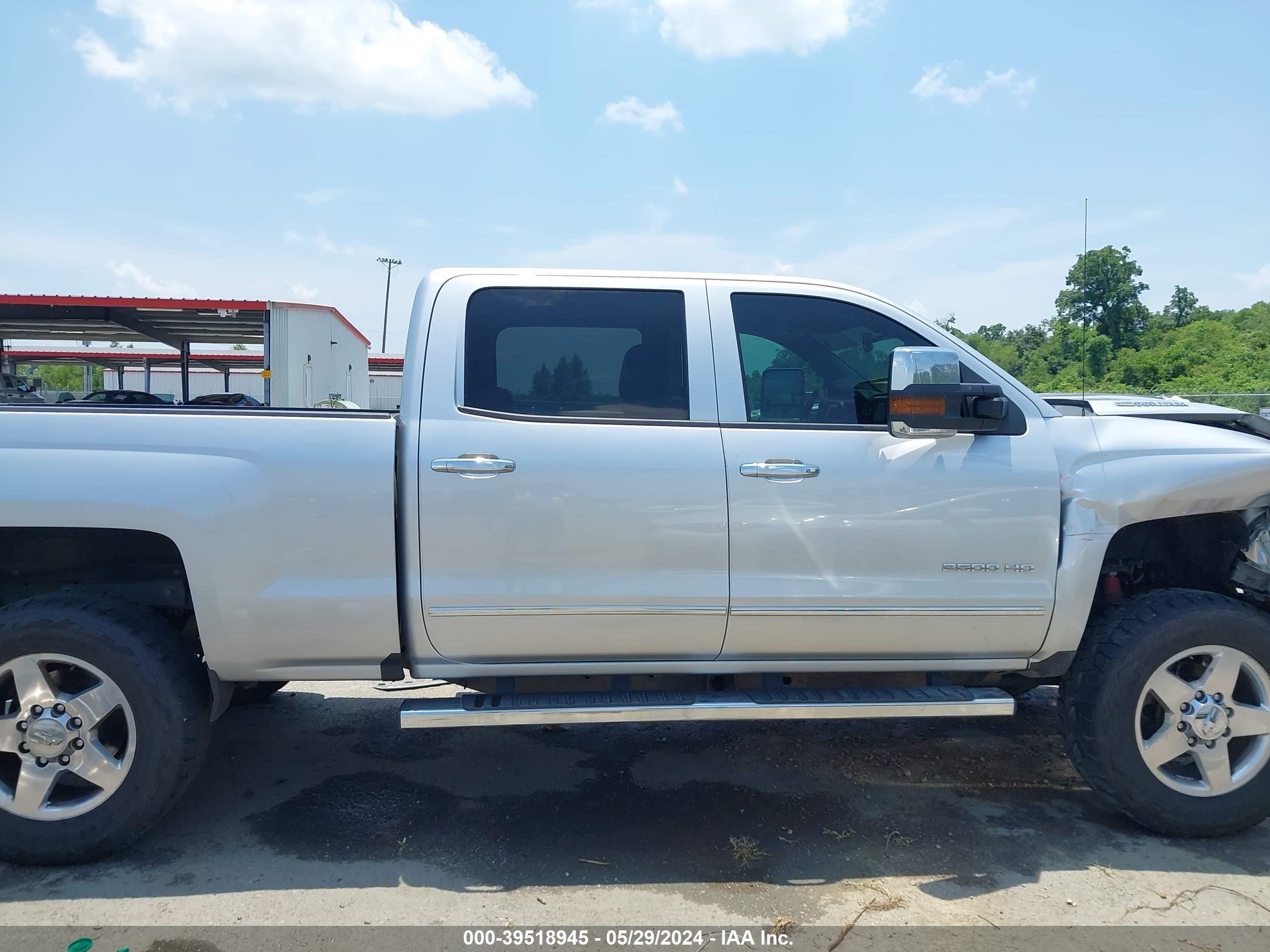 Photo 13 VIN: 1GC1KVEY7JF178934 - CHEVROLET SILVERADO 