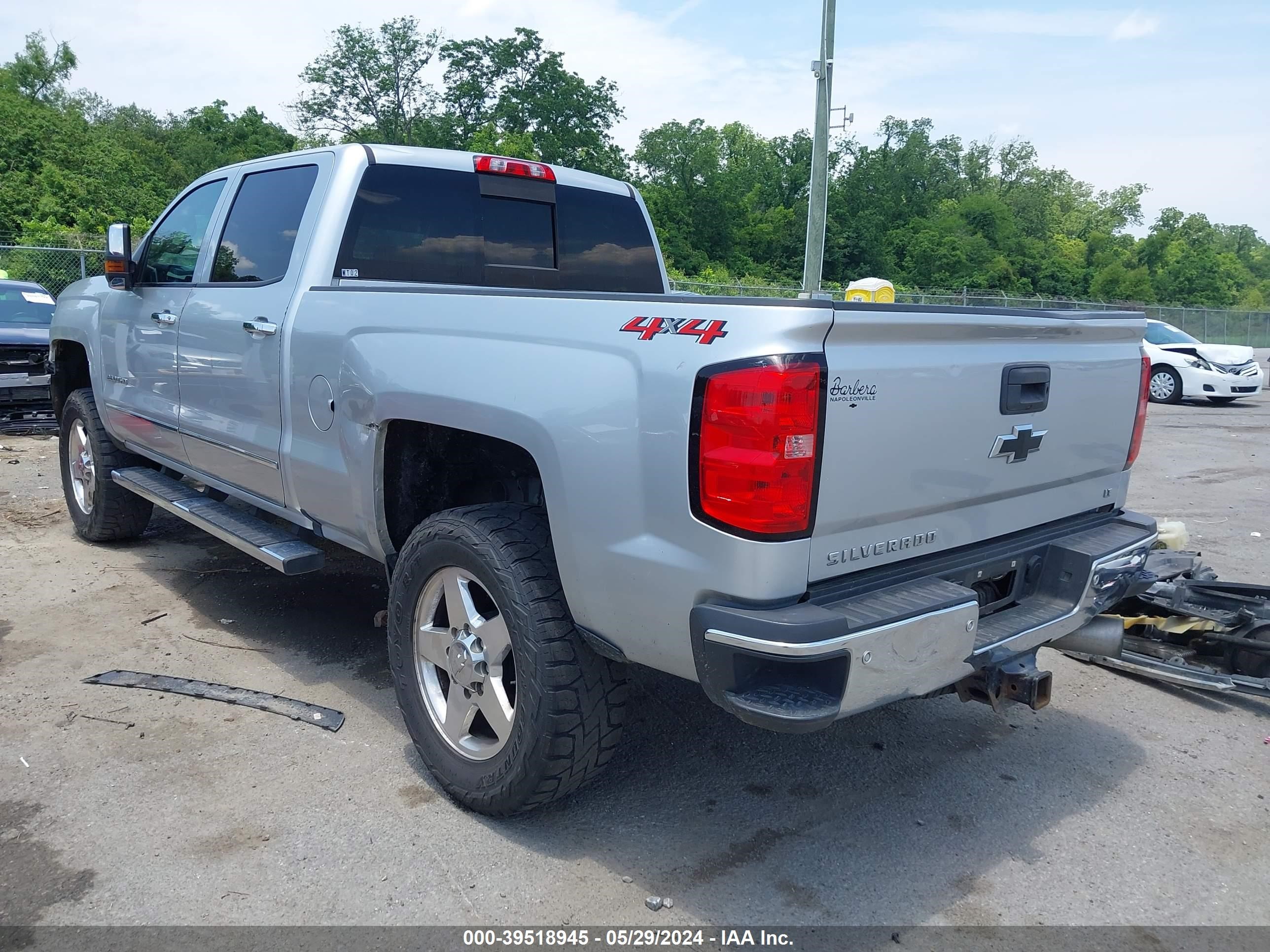 Photo 2 VIN: 1GC1KVEY7JF178934 - CHEVROLET SILVERADO 