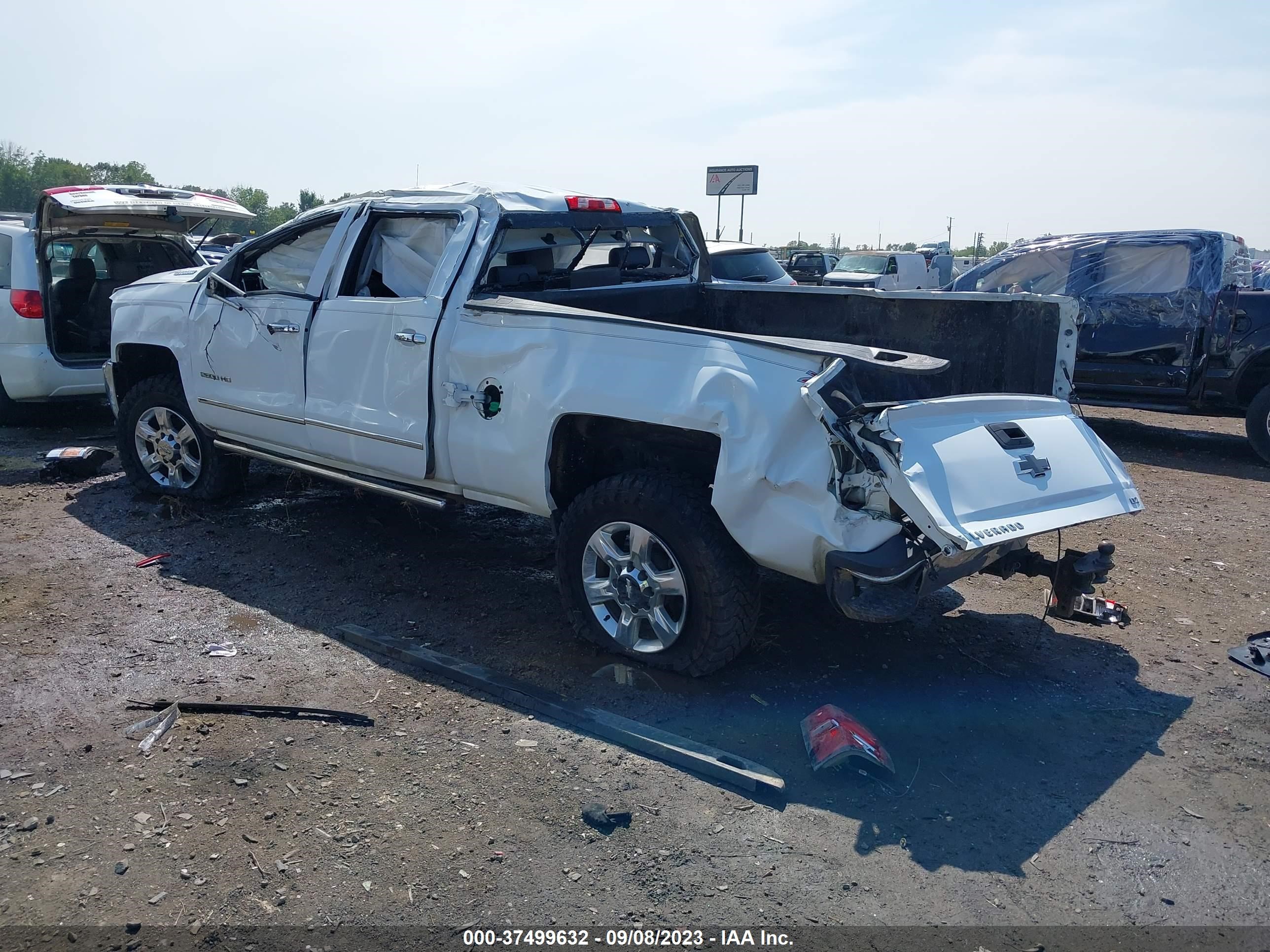 Photo 2 VIN: 1GC1KWE80FF148087 - CHEVROLET SILVERADO 