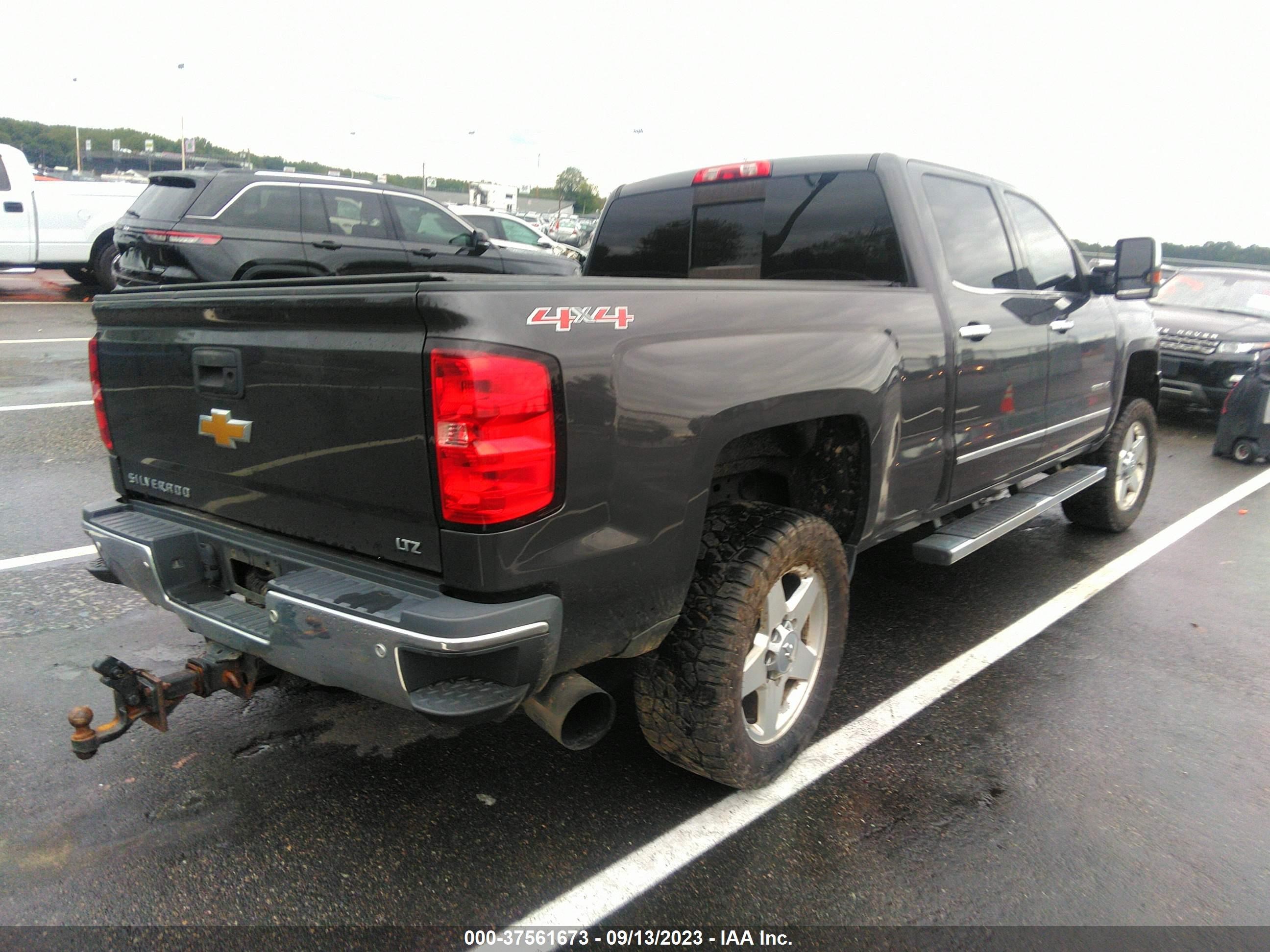 Photo 3 VIN: 1GC1KWE80FF644006 - CHEVROLET SILVERADO 