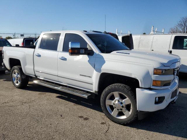 Photo 3 VIN: 1GC1KWE81GF304834 - CHEVROLET SILVERADO 