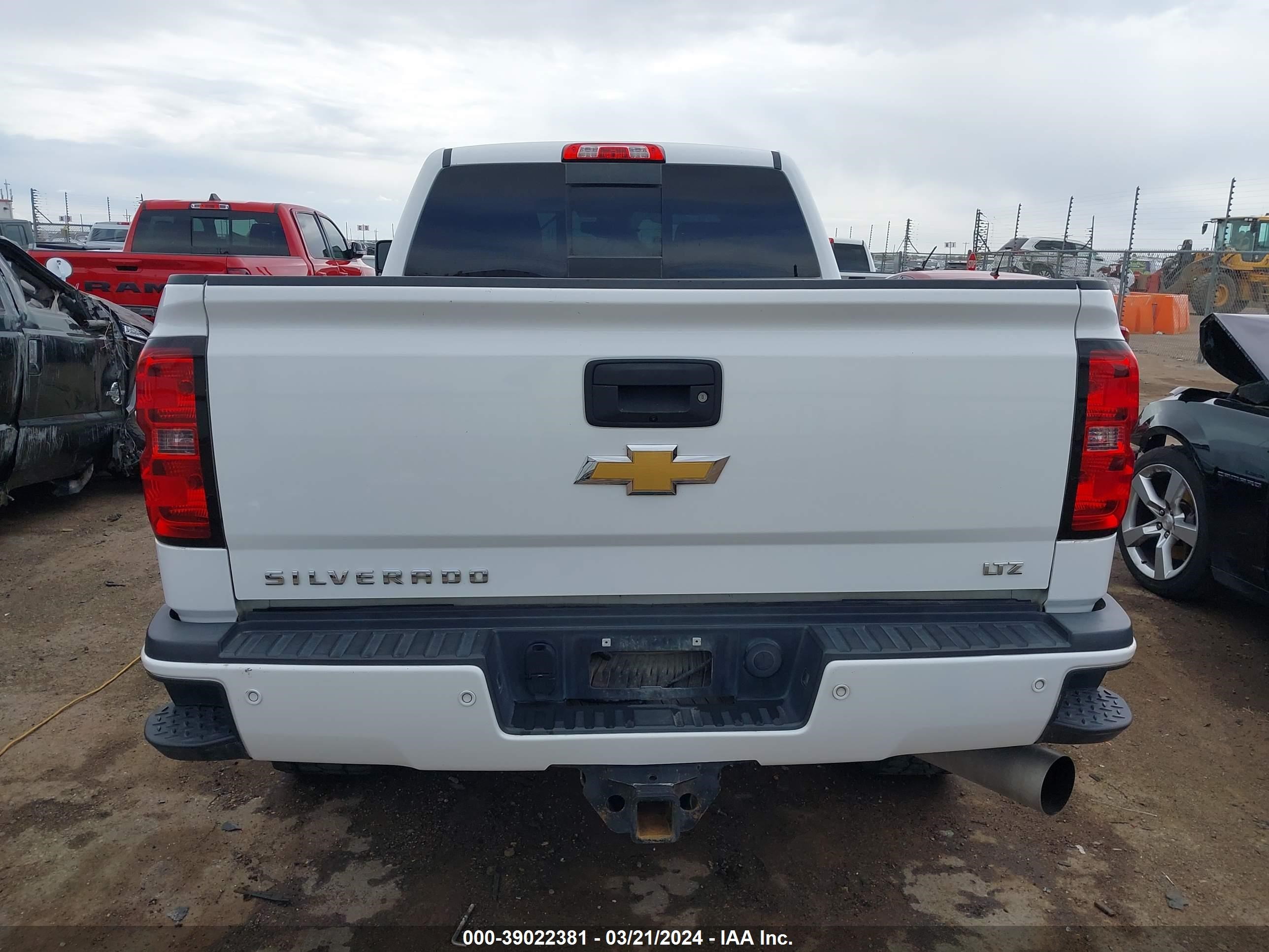 Photo 15 VIN: 1GC1KWE83FF656814 - CHEVROLET SILVERADO 