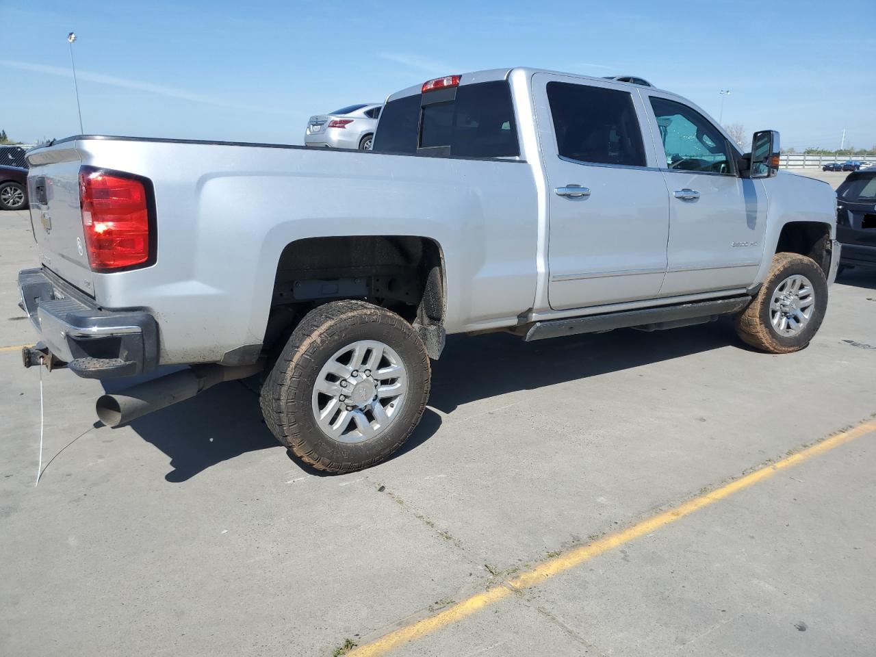 Photo 2 VIN: 1GC1KWE83GF110497 - CHEVROLET SILVERADO 