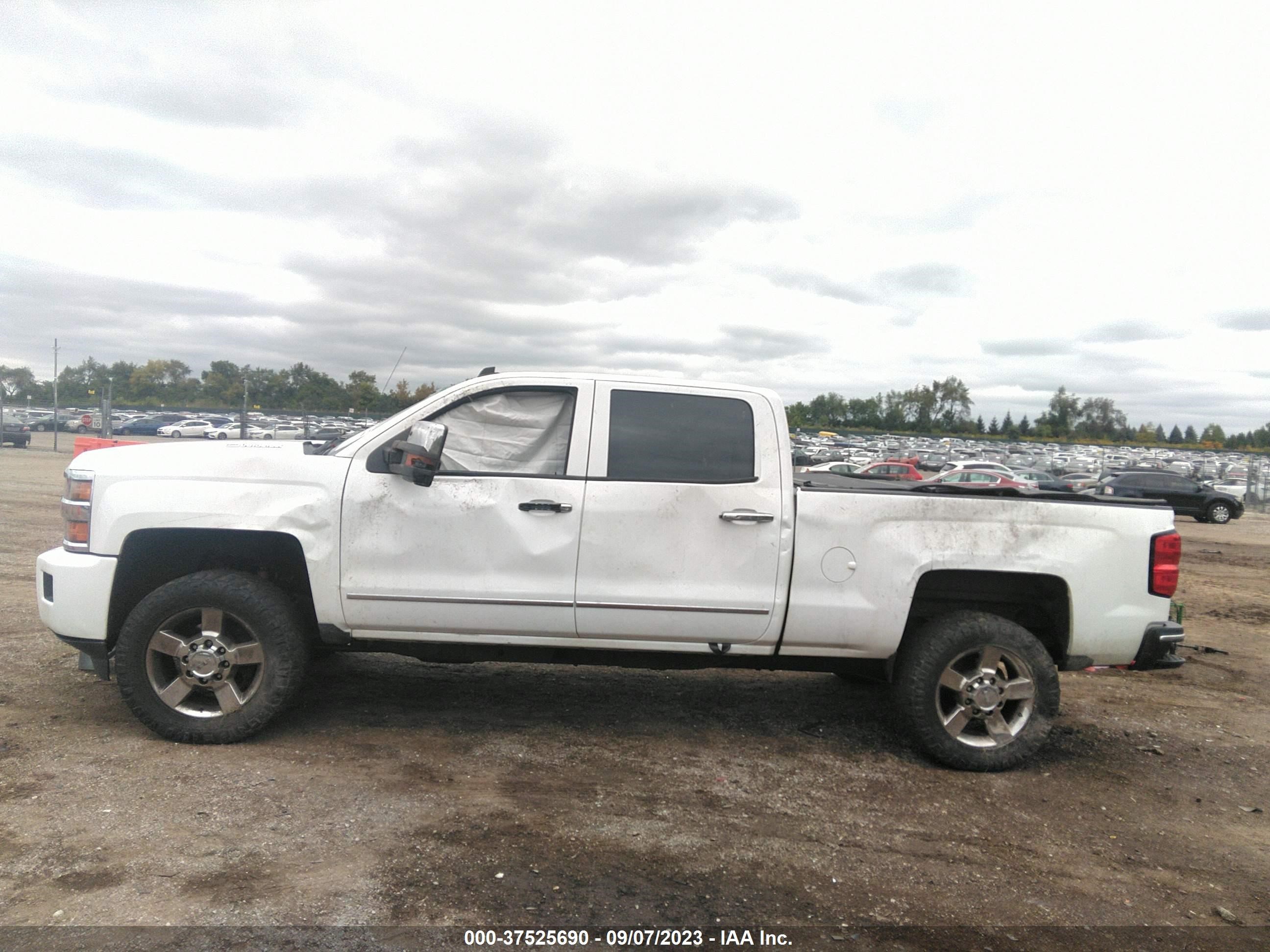 Photo 13 VIN: 1GC1KWE85FF173633 - CHEVROLET SILVERADO 