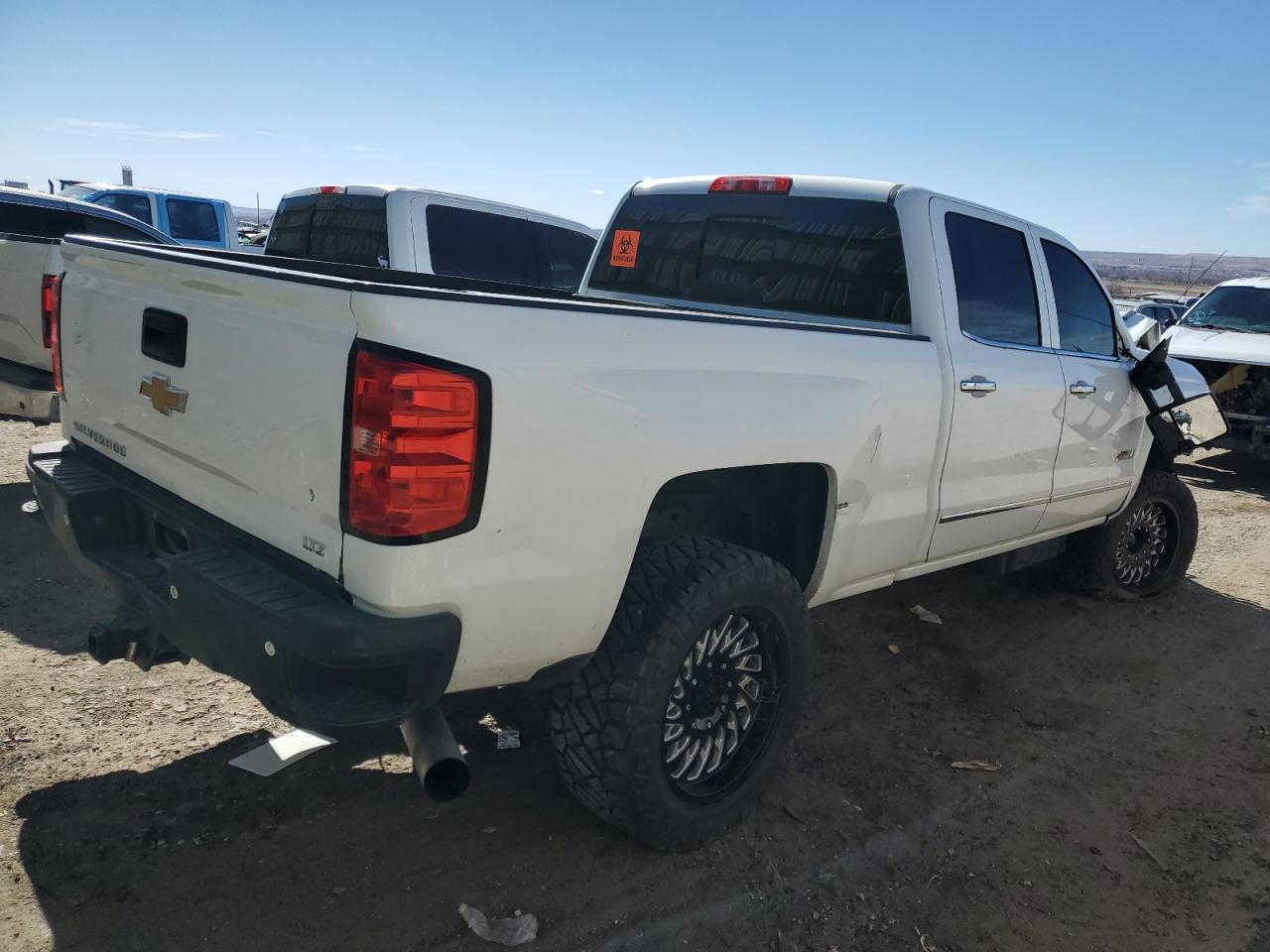 Photo 2 VIN: 1GC1KWE86FF613293 - CHEVROLET SILVERADO 